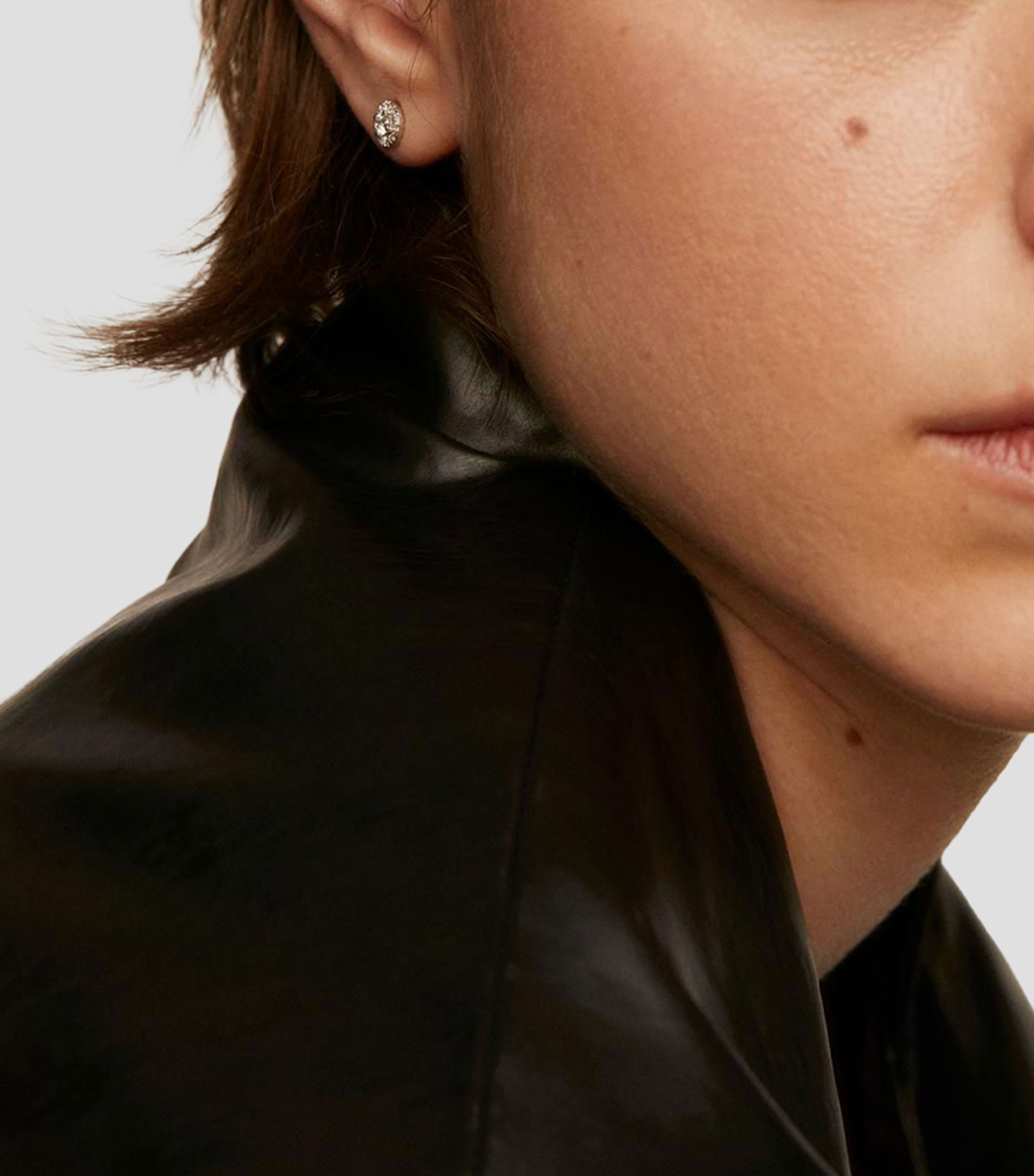 Arete en oro blanco de 18 kilates con diamantes Orla Mujer