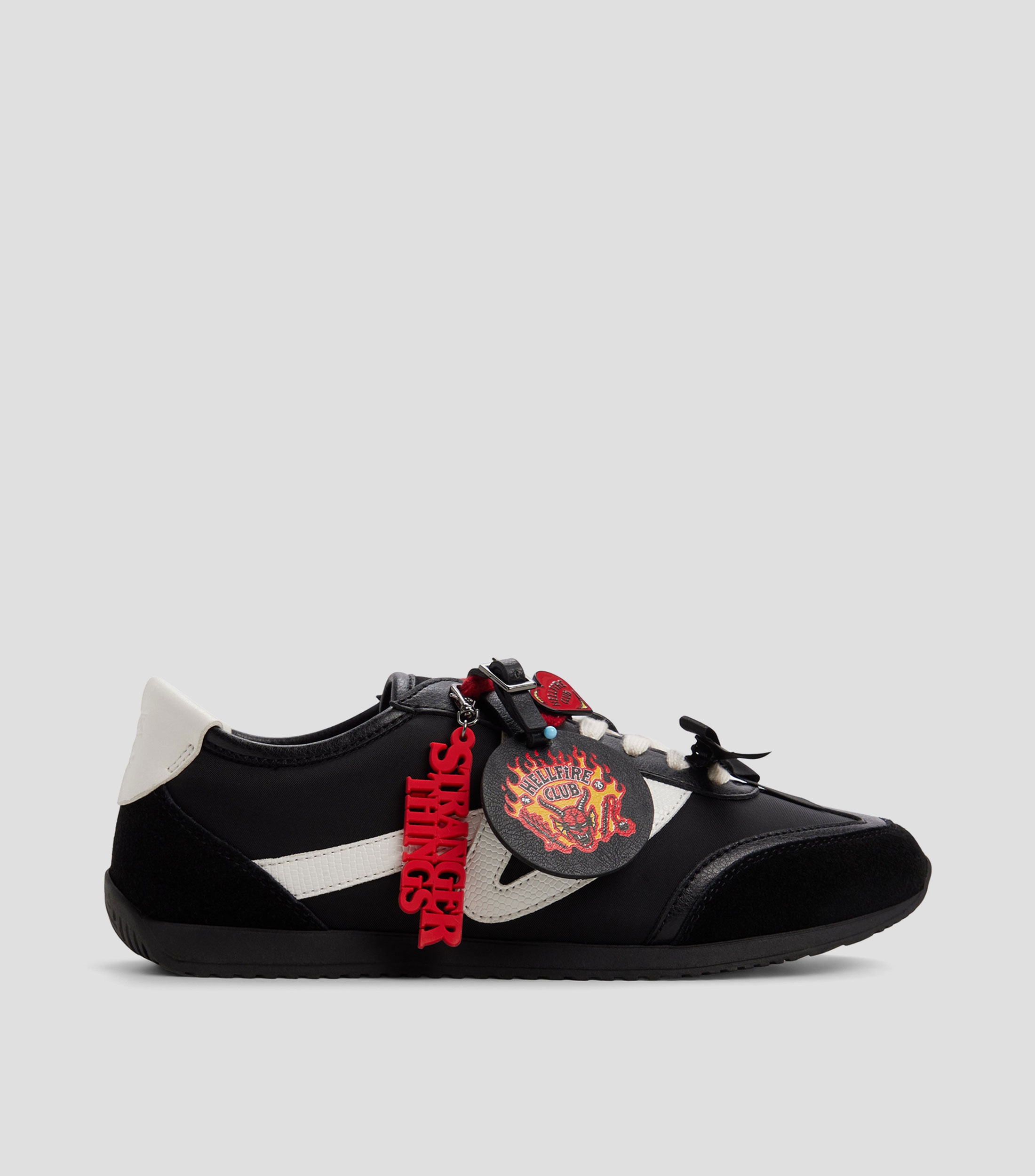 Tenis casuales Stranger Things Mujer