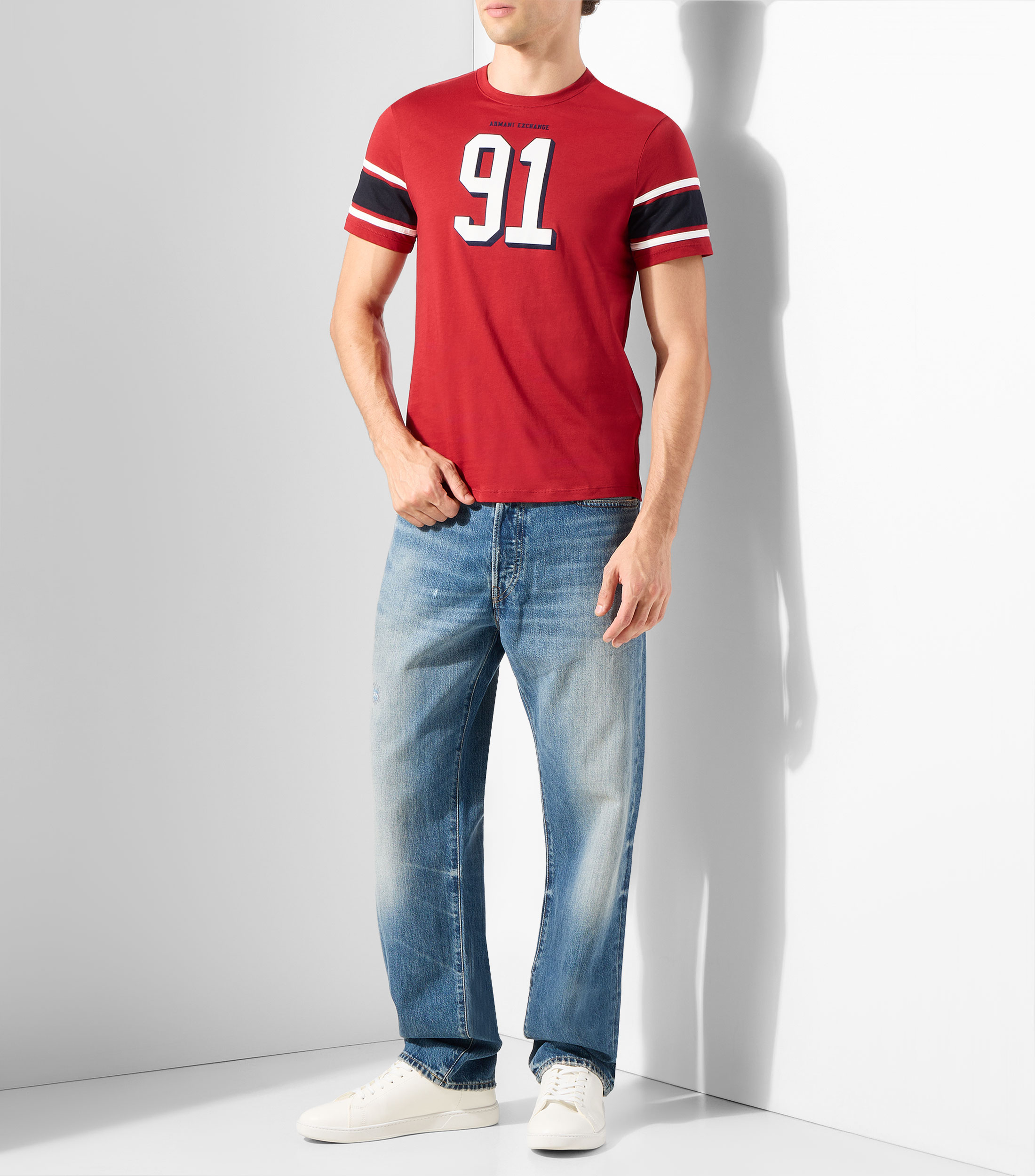 Playera cuello redondo manga corta estampada Hombre