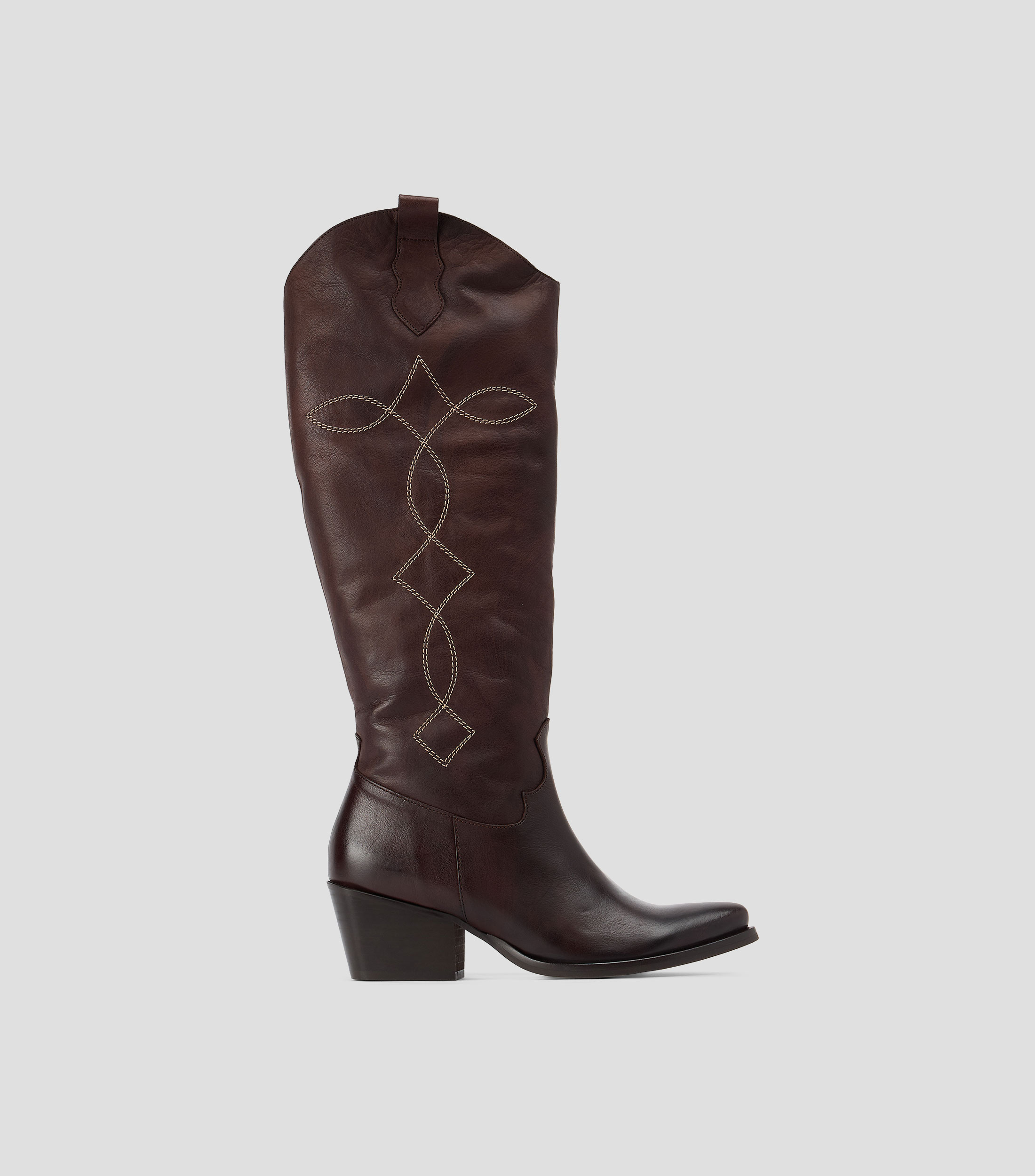 Botas largas en piel con tacón bajo cuadrado Mujer