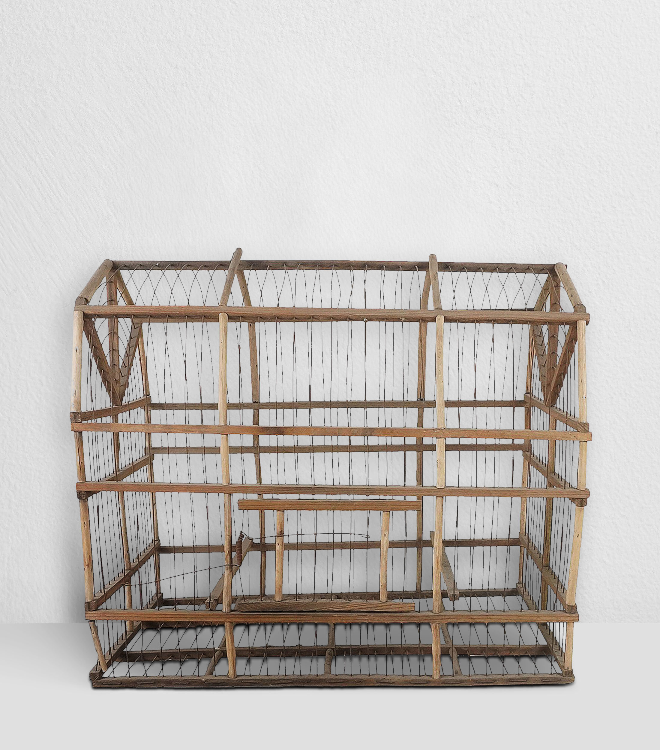 Jaula decorativa en madera y metal