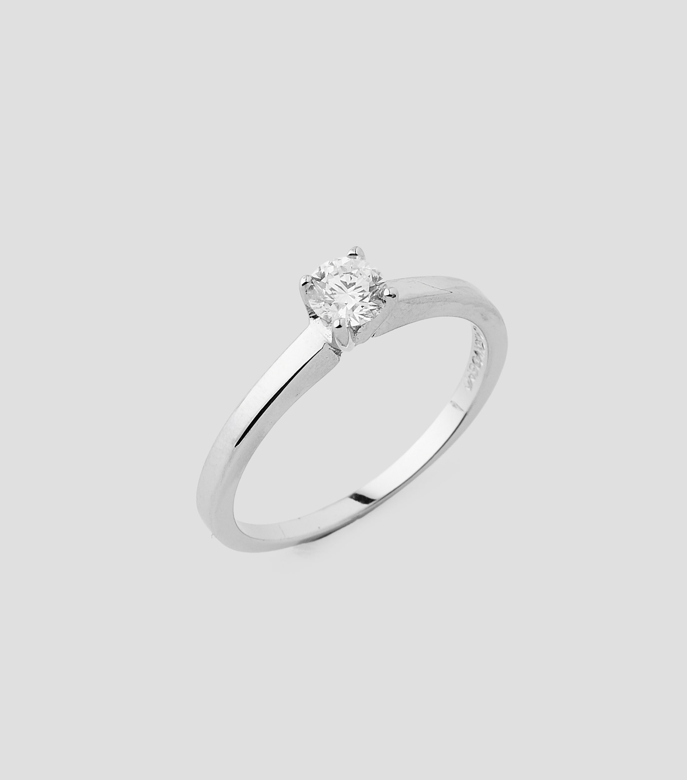 Anillo solitario en Oro de 14 Kilates con brillante Mujer
