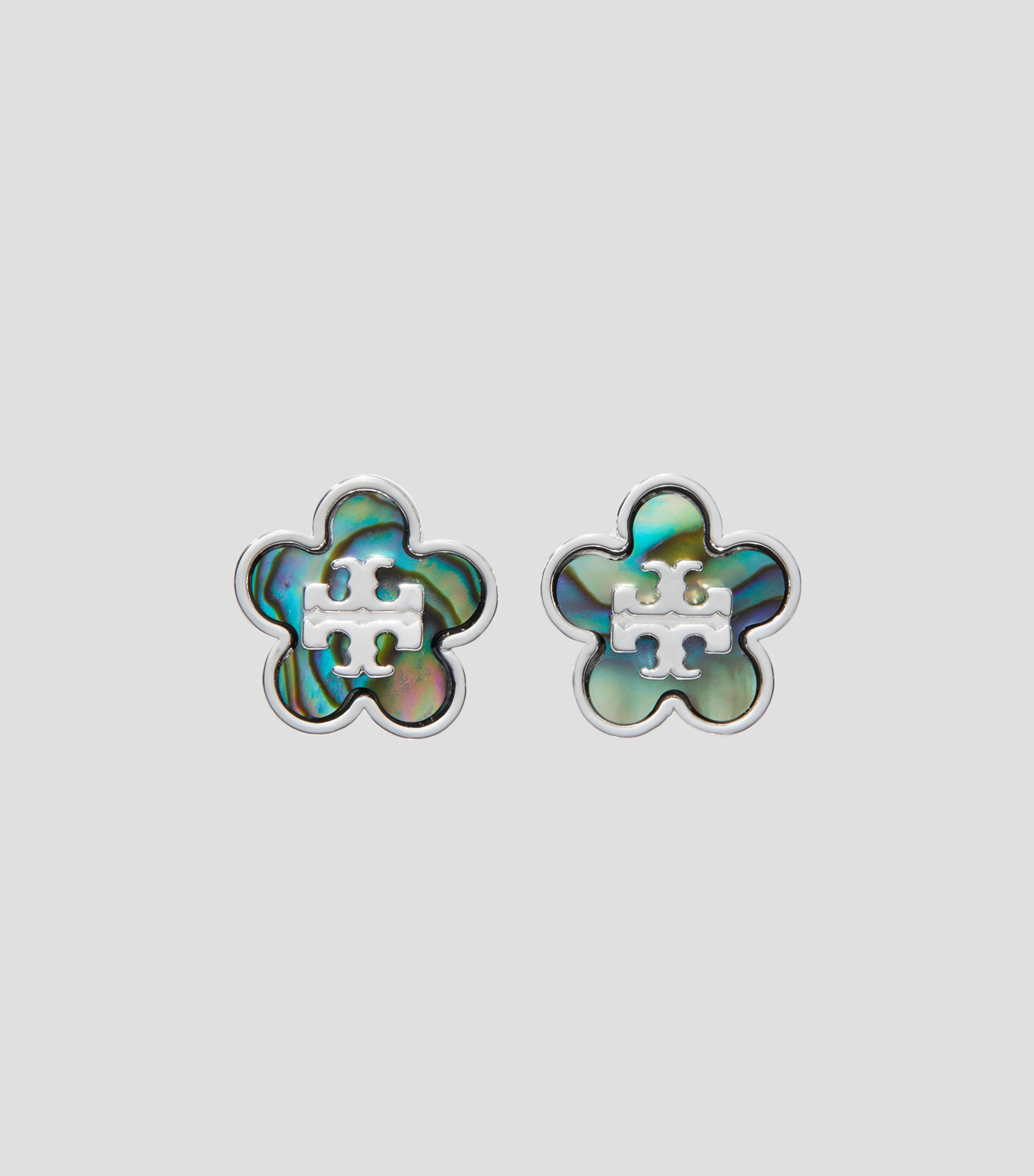 Aretes en forma de flor de 5 pétalos