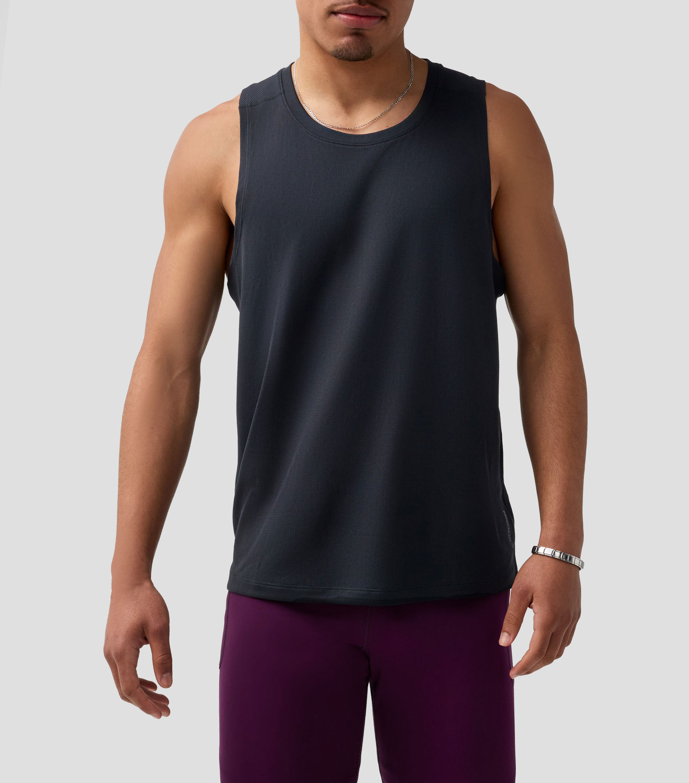 Playera para correr sin mangas lisa cuello redondo Negra Hombre