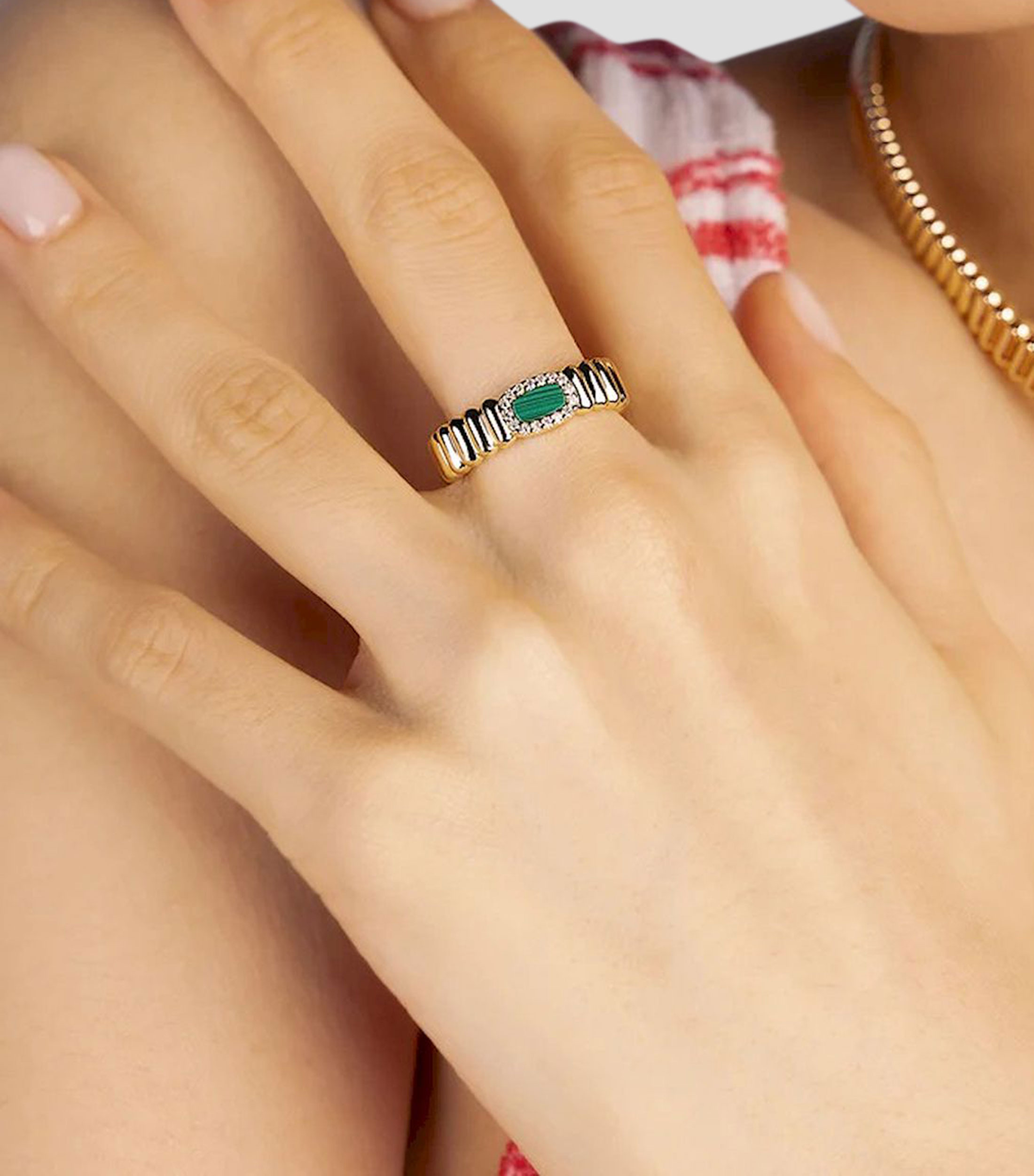 Anillo Calanques con circonitas cúbicas y malaquita Mujer