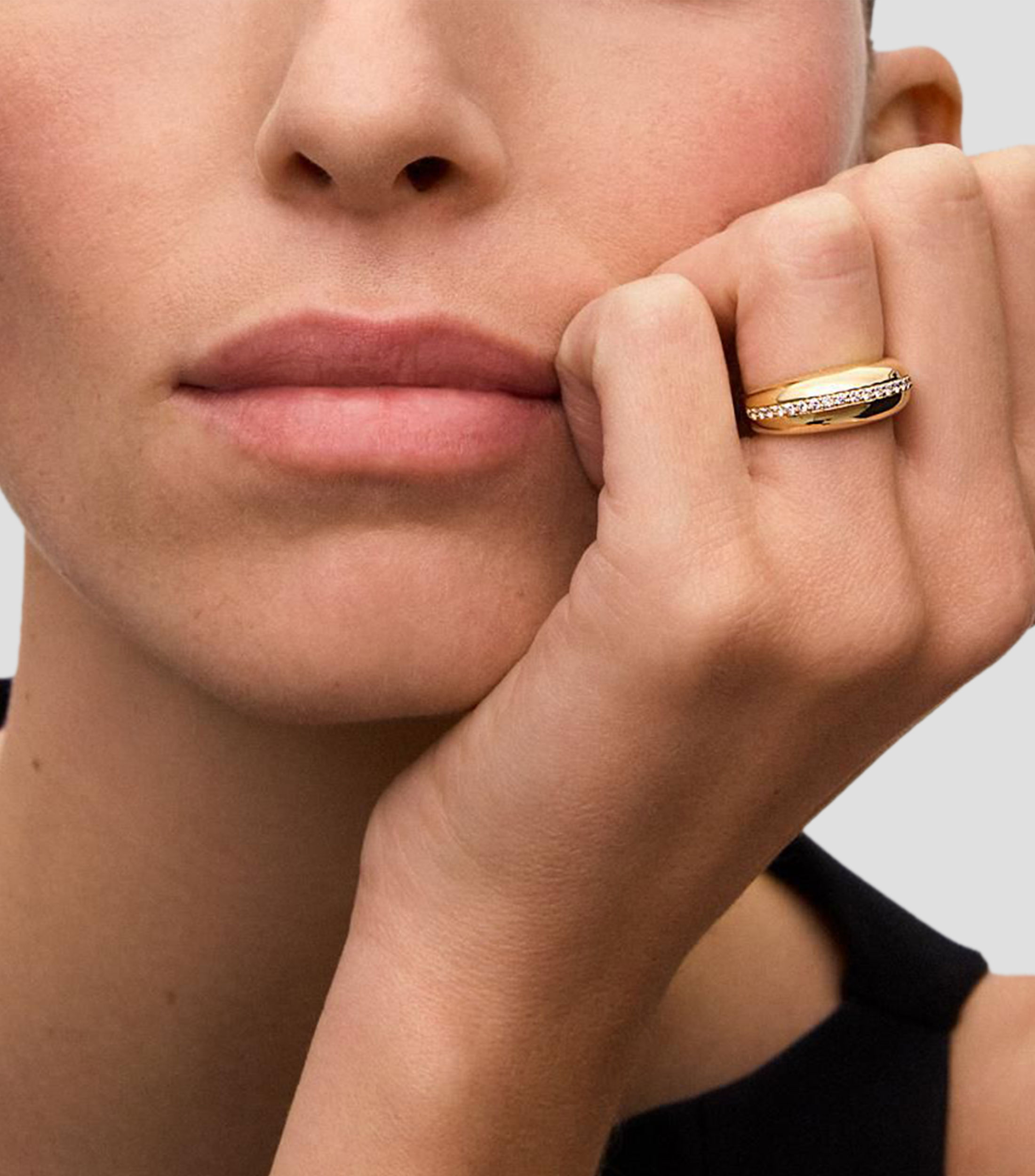 Anillo en oro amarillo de 18 kilates con diamante Mujer