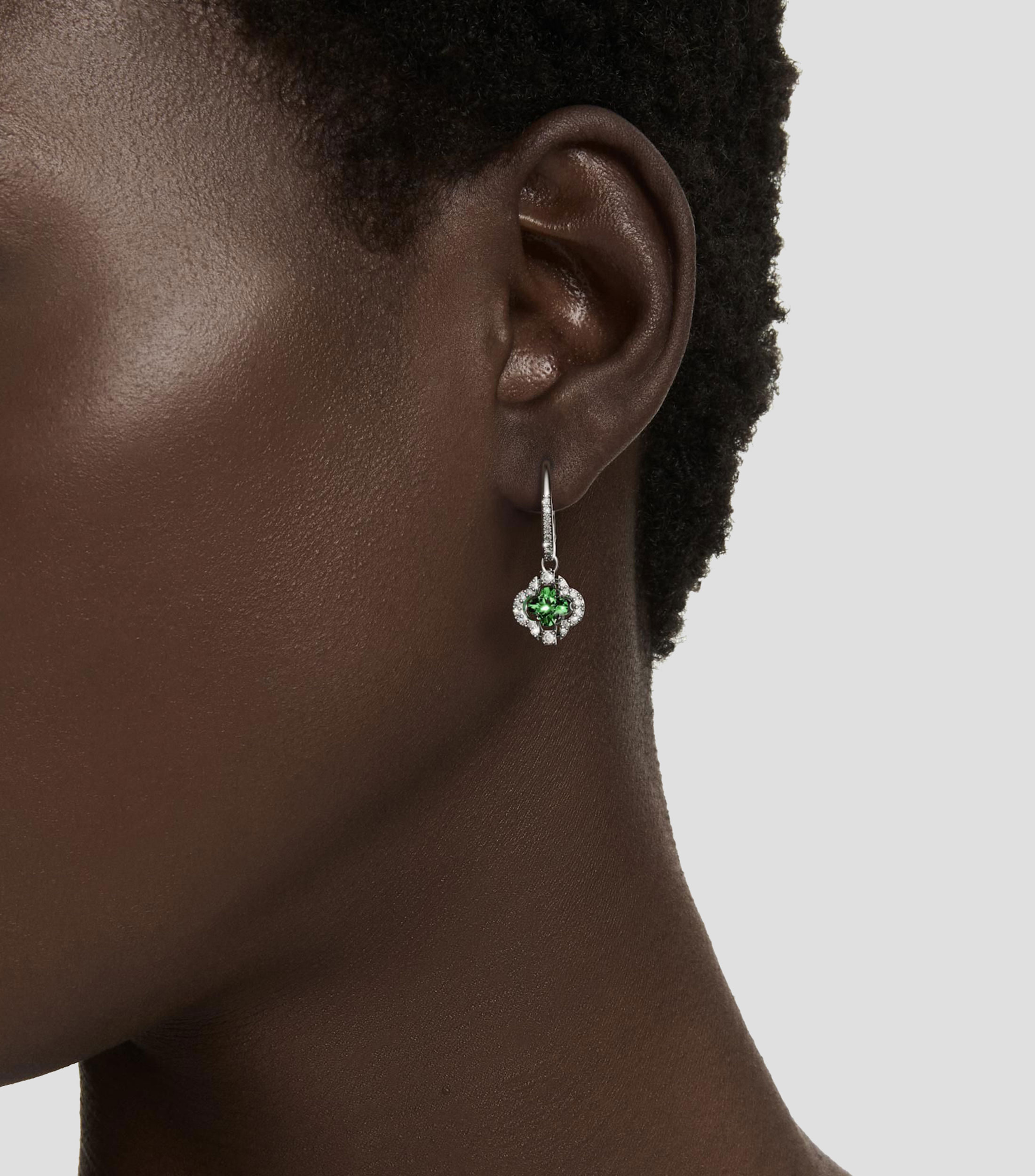 Aretes con Zirconia Swarovski Una Mujer