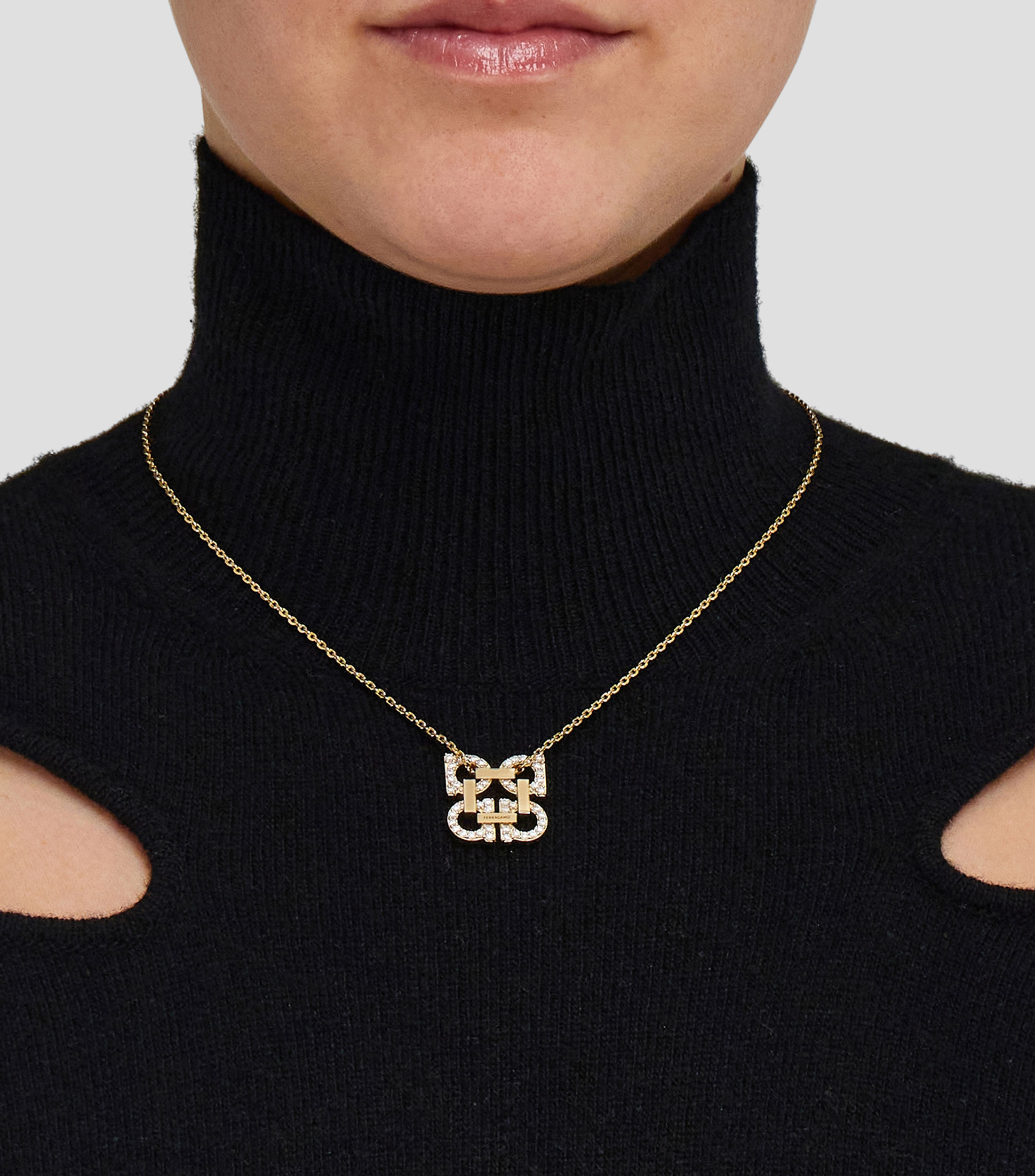 Collar con colgante Four Gancini con cristales Mujer