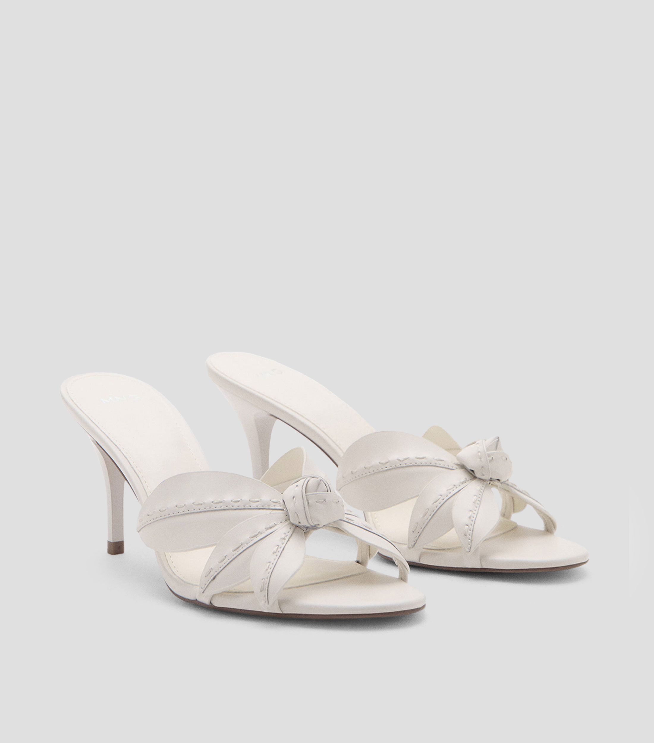 Sandalias con tacón alto y delgado Mujer