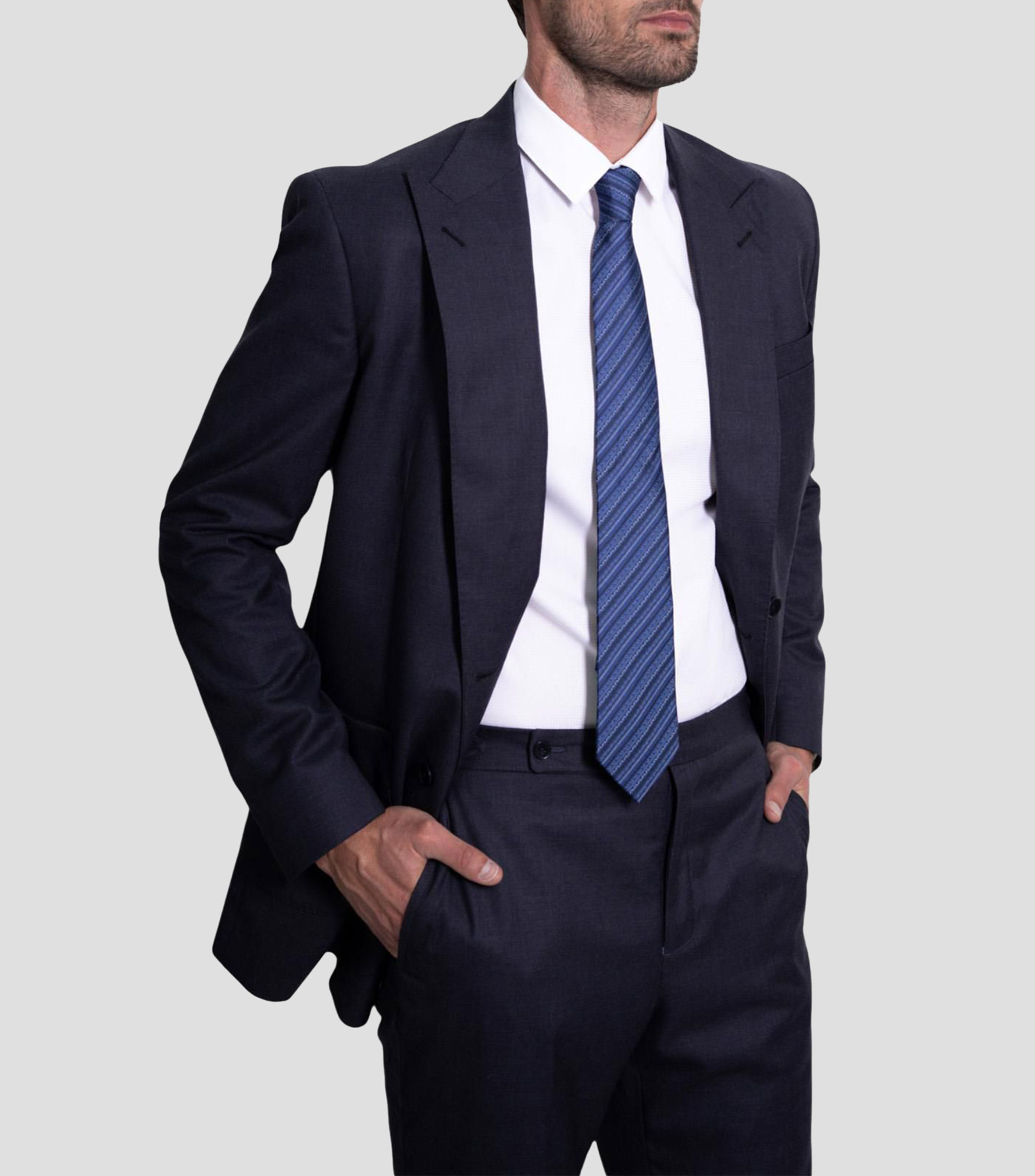 Corbata ancha de seda azul marino con grecas prehispánicas