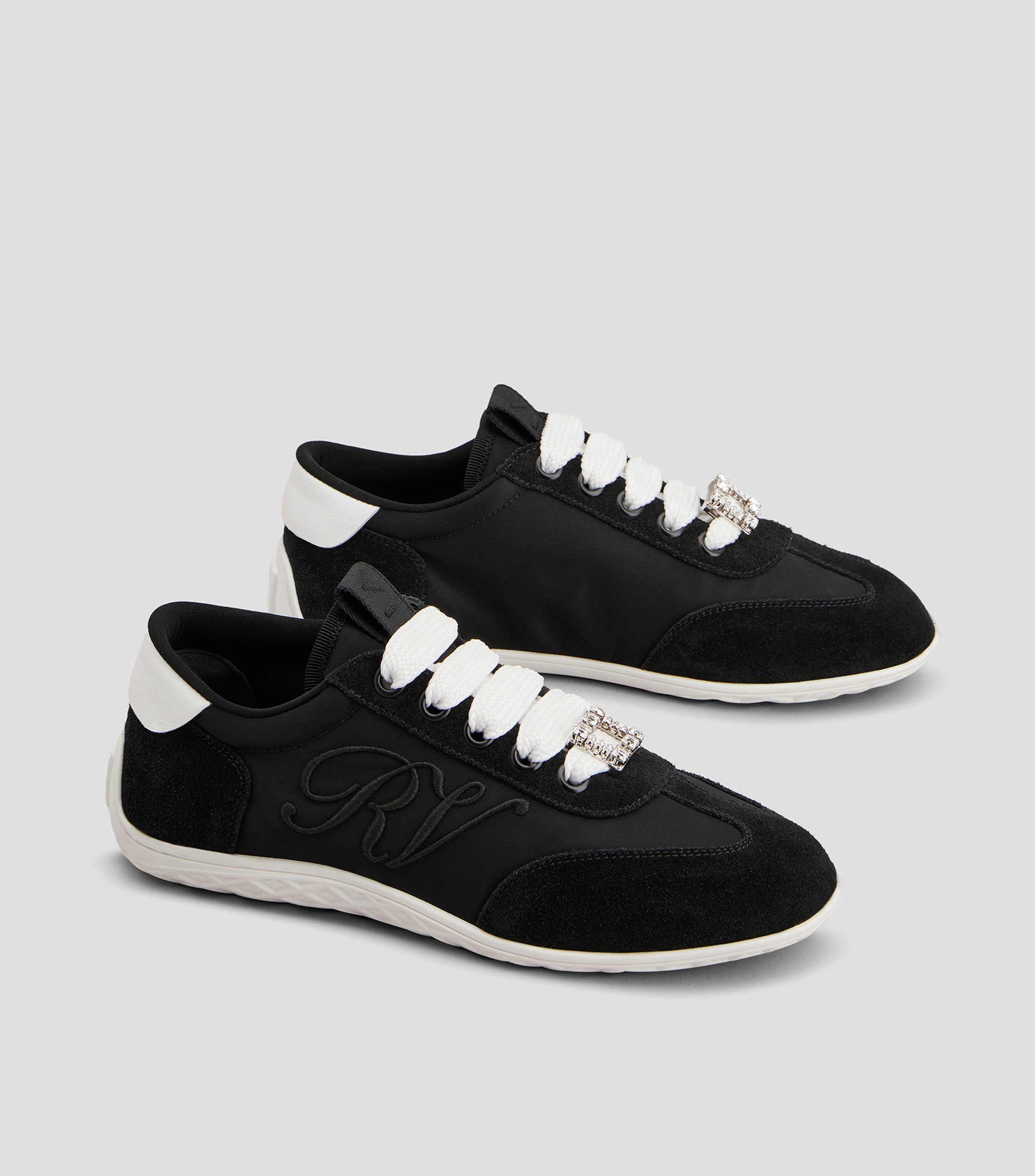 Tenis casuales con logo Mujer