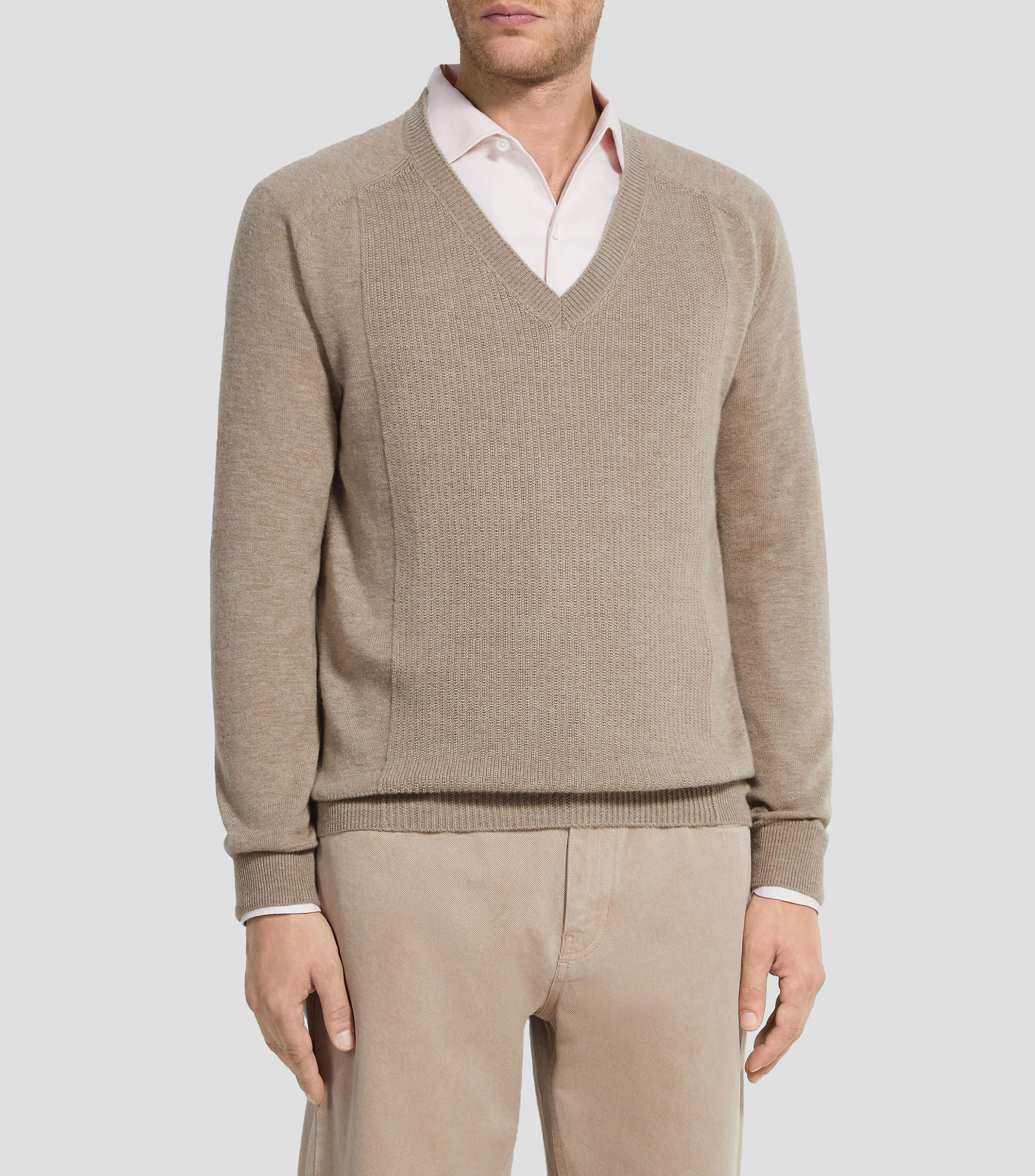 Suéter cuello V Hombre