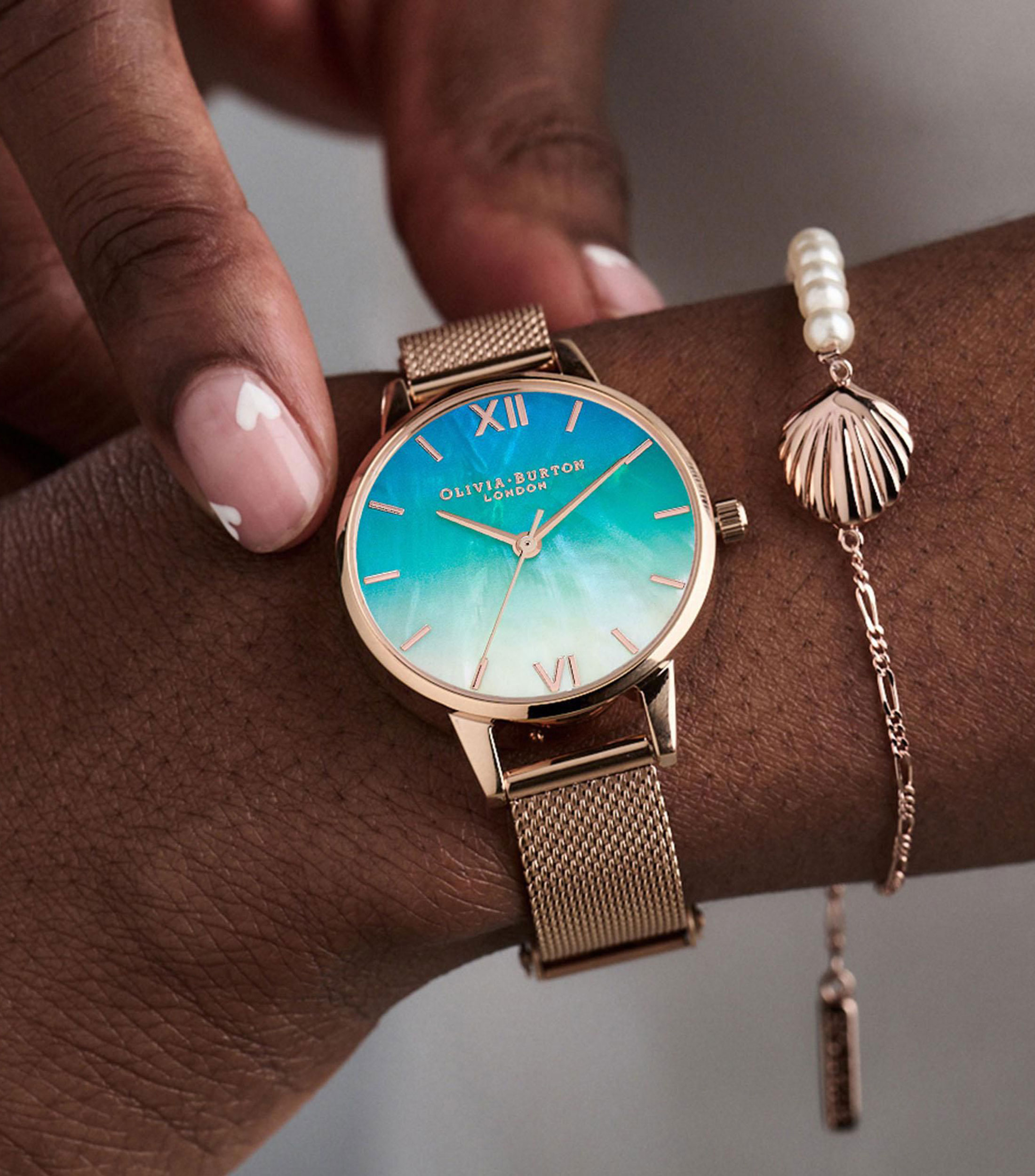 Pulsera con dije de concha con perlas Under The Sea Mujer