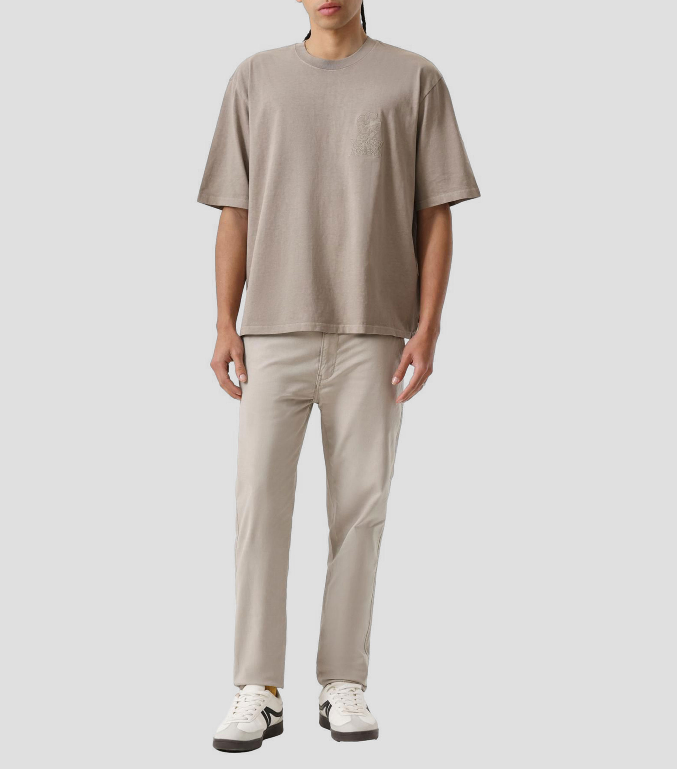 Playera de cuello redondo con manga corta deslavada Hombre