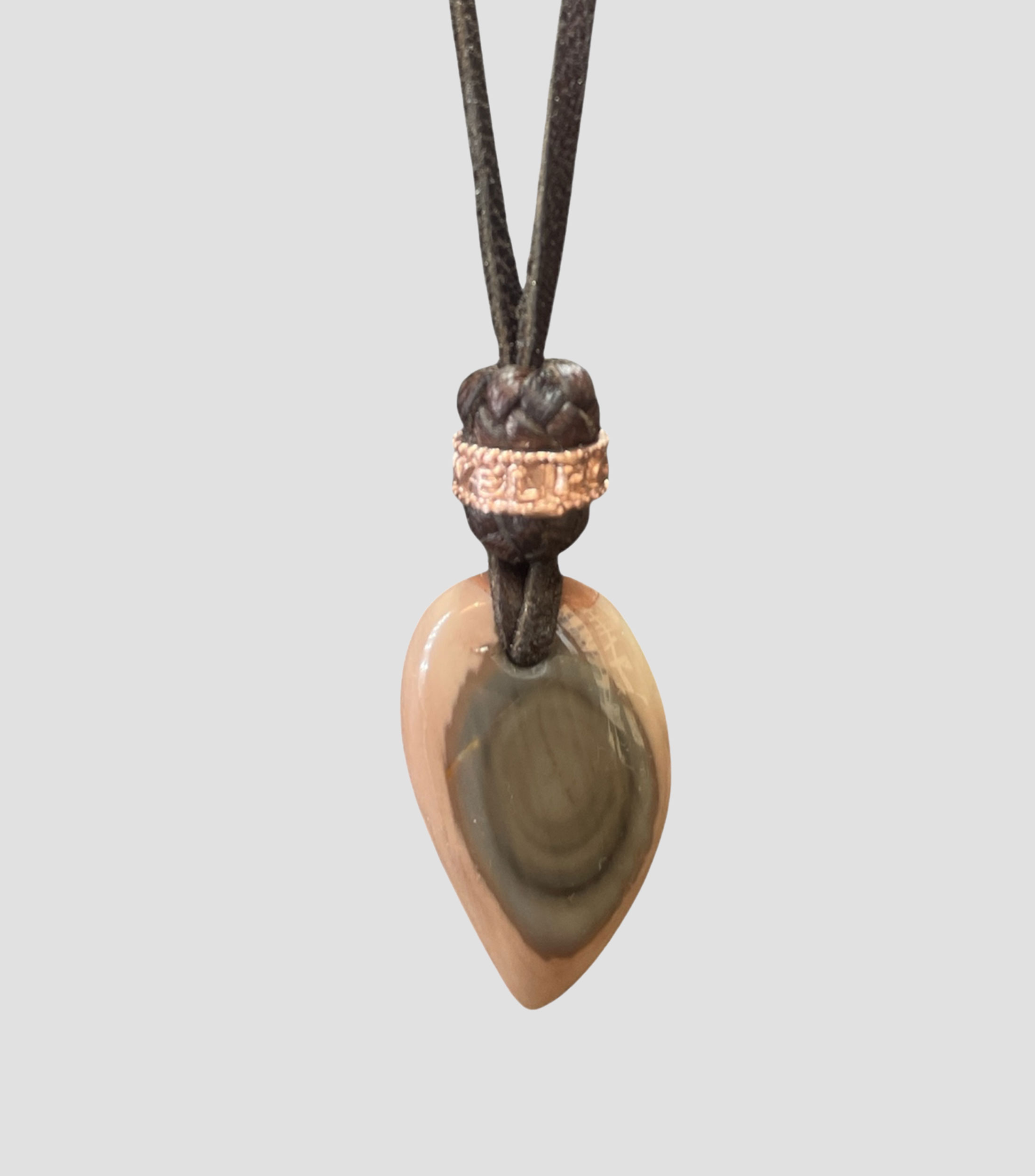 Collar con Amuleto Hombre