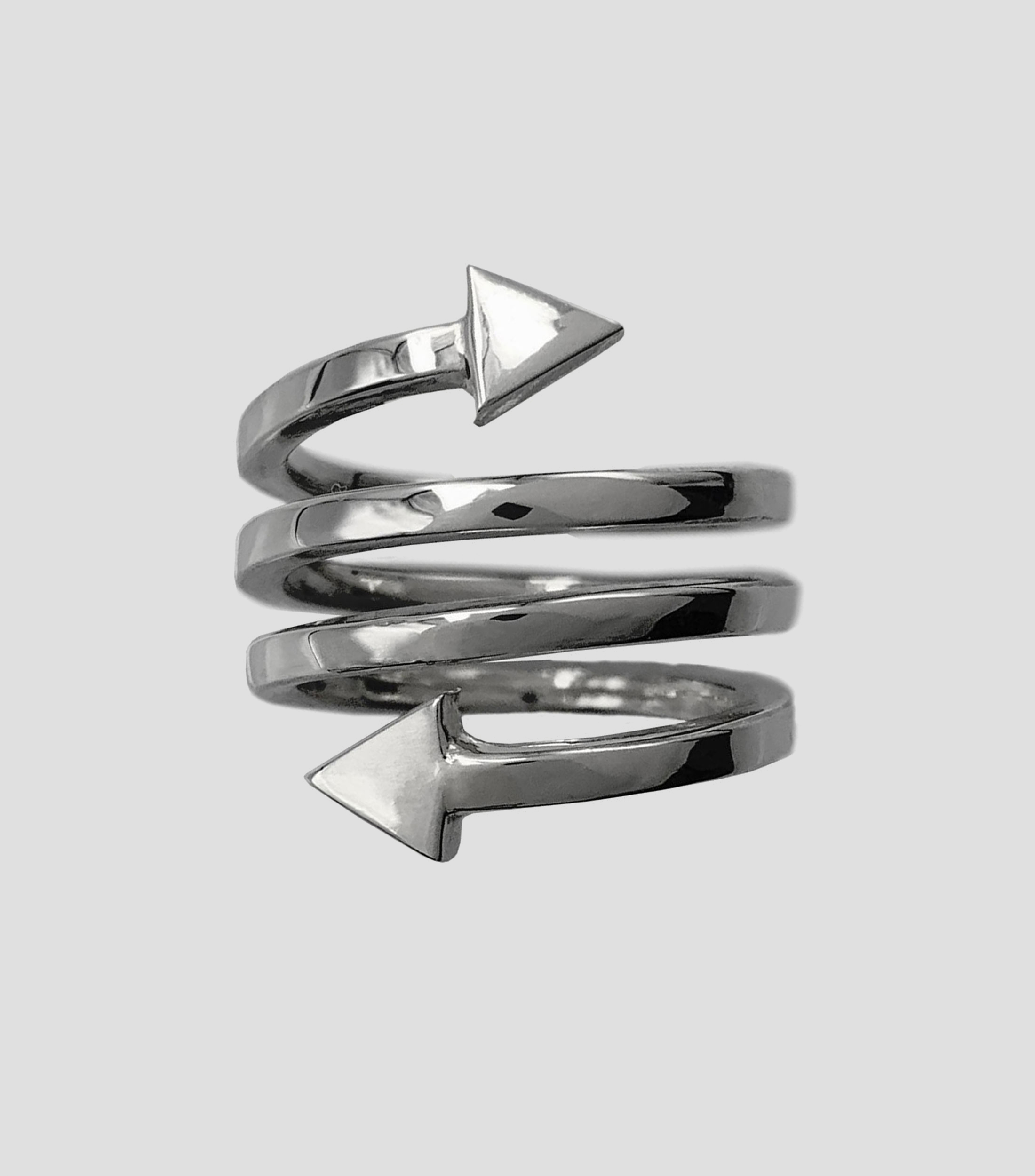 Anillo de plata con triángulos espiral Unisex