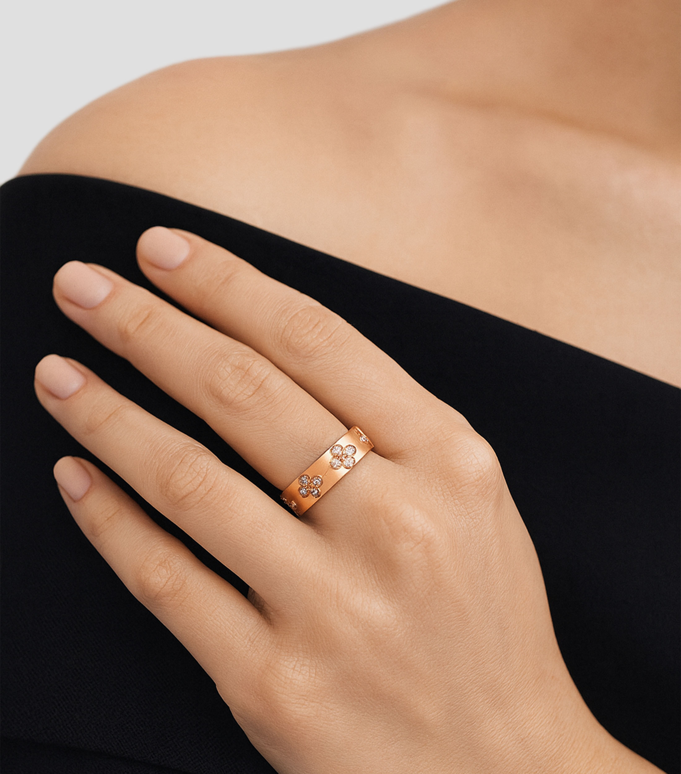 Anillo en Oro rosa de 18 Kilates Love in Verona con Diamantes Mujer