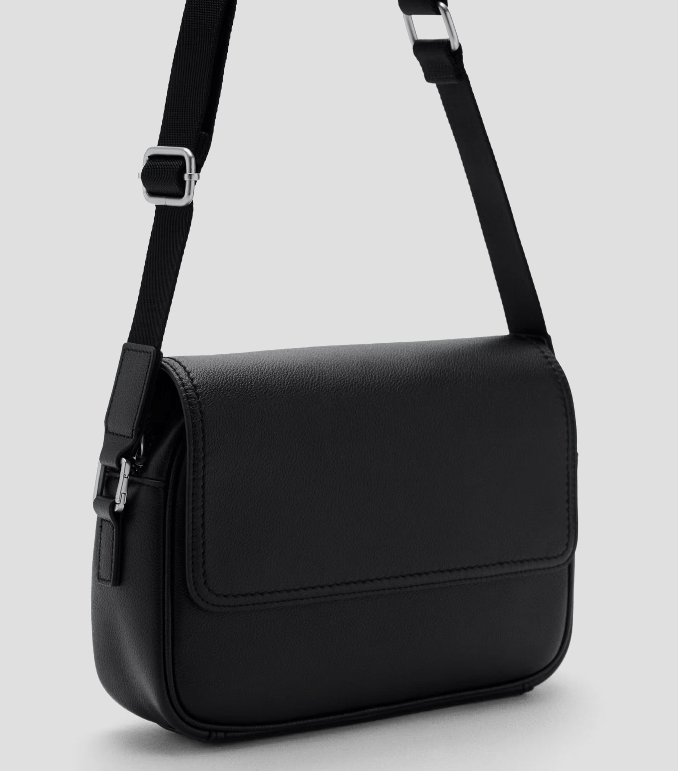 Bolso crossbody en piel liso Hombre