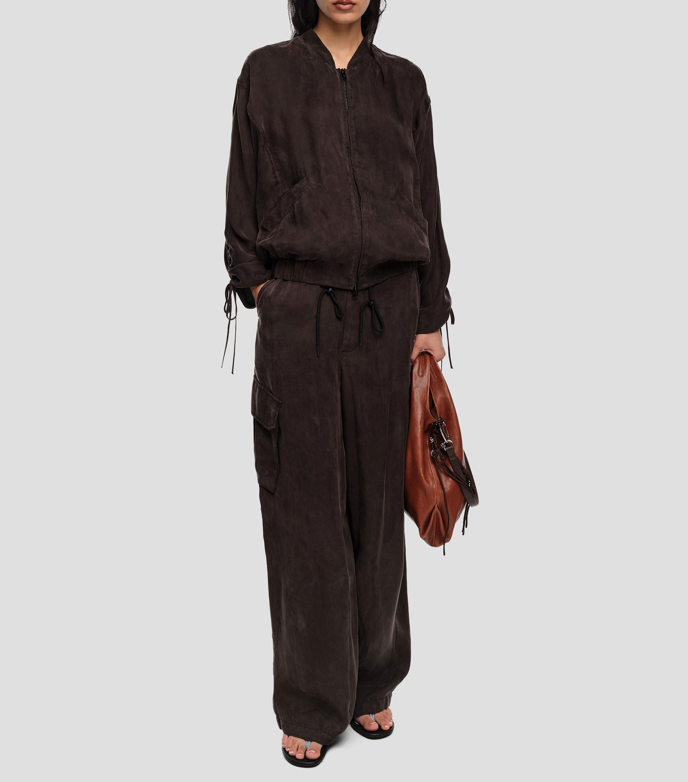 Chamarra bomber fluida negro lavado Mujer