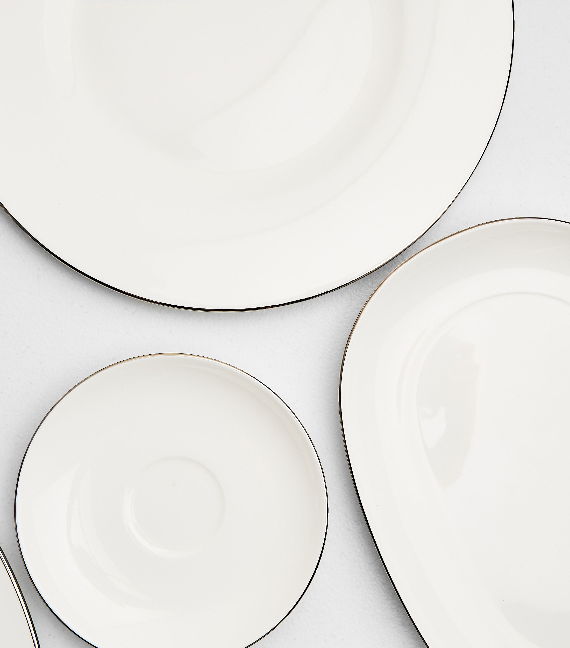 Plato Llano Anmut Platinum 1 con linea plateada