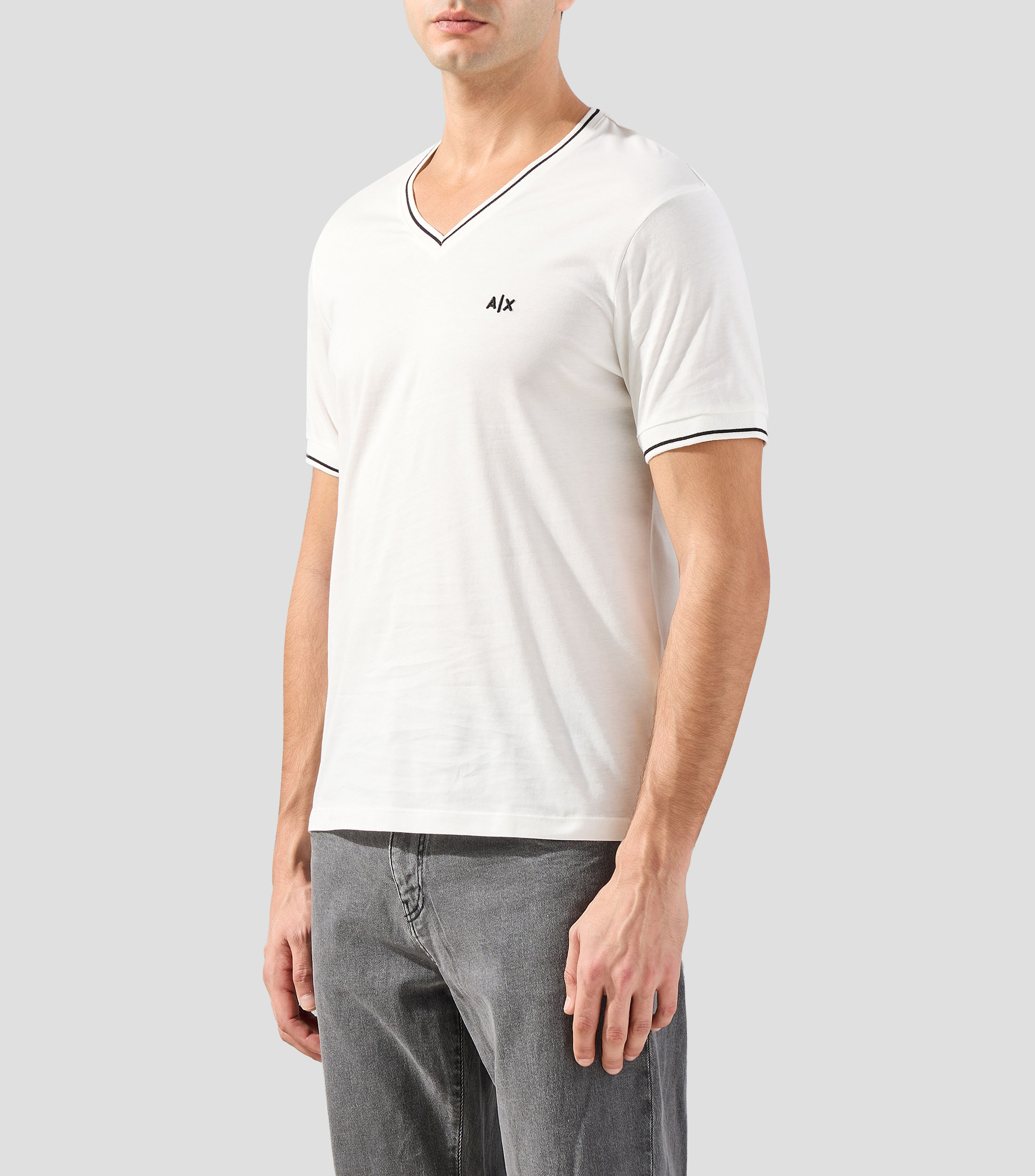 Playera cuello V manga corta lisa Hombre