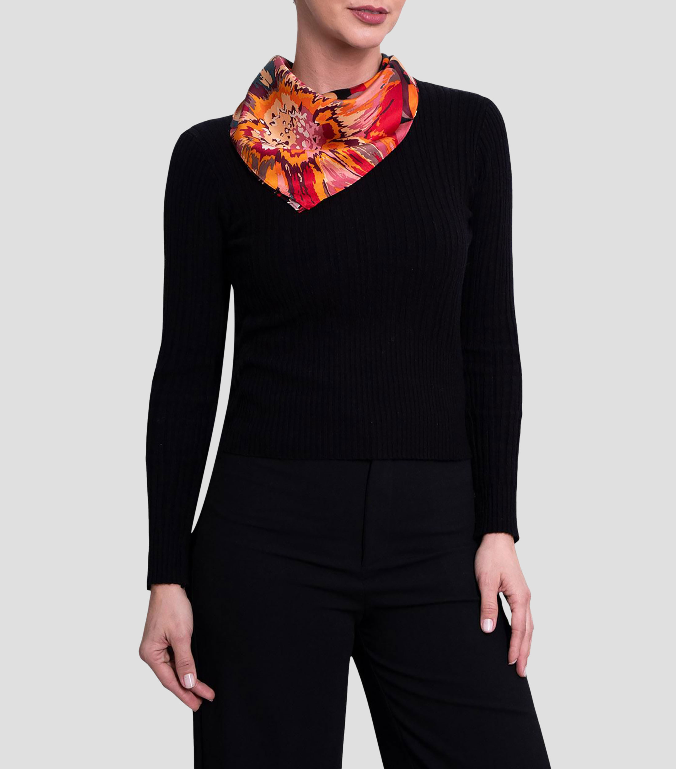 Mascada en seda negro estampada Mujer