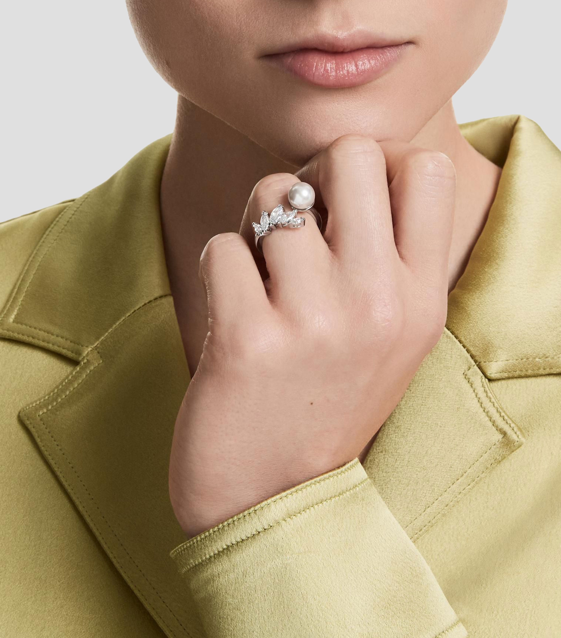 Anillo Mesmera con perla y zirconia Mujer