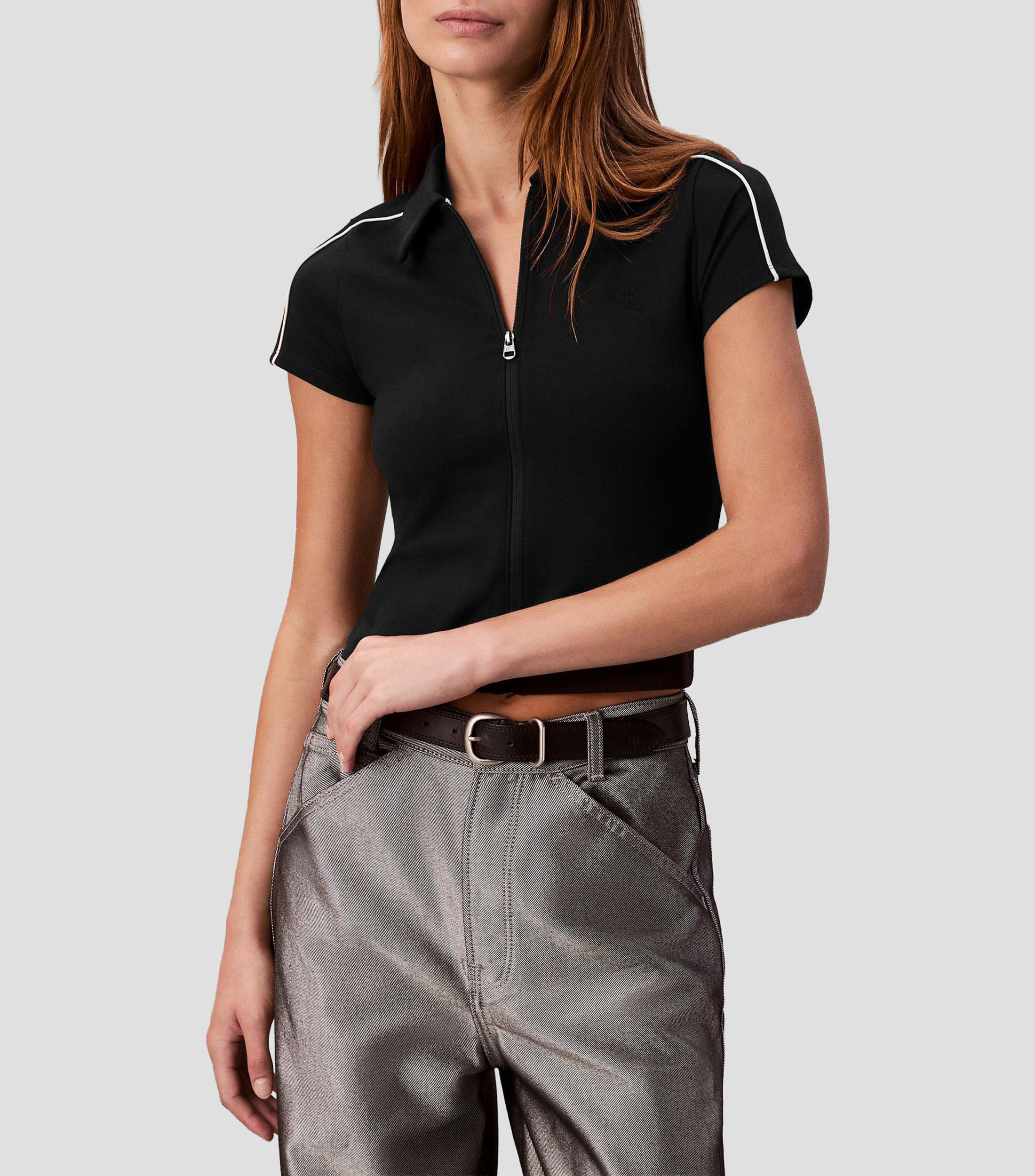 Playera cuello V manga corta lisa Mujer