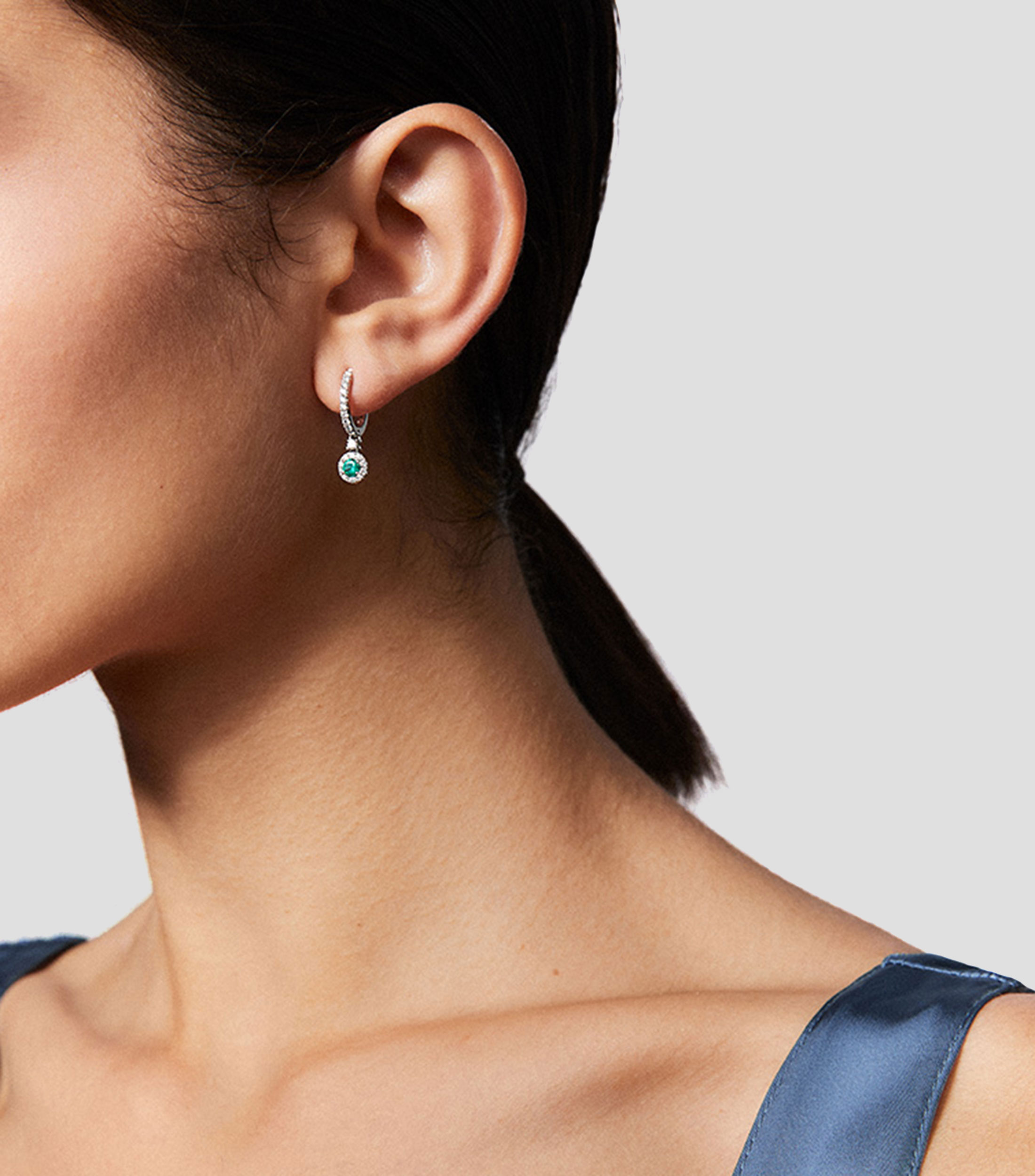 Pendientes en oro blanco con esmeraldas Mujer