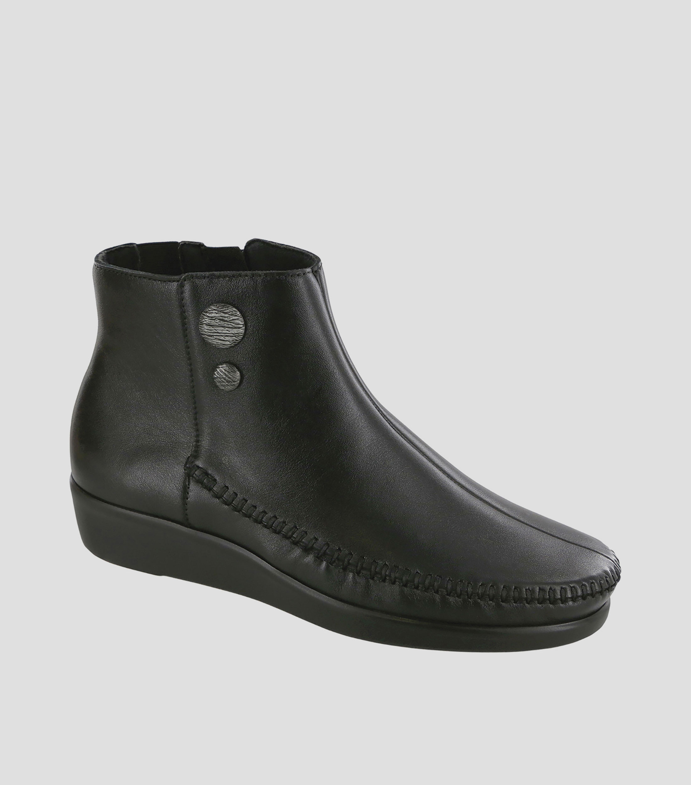 Botín básico, horma amplia, de piel suave, color negro y máximo confort Mujer