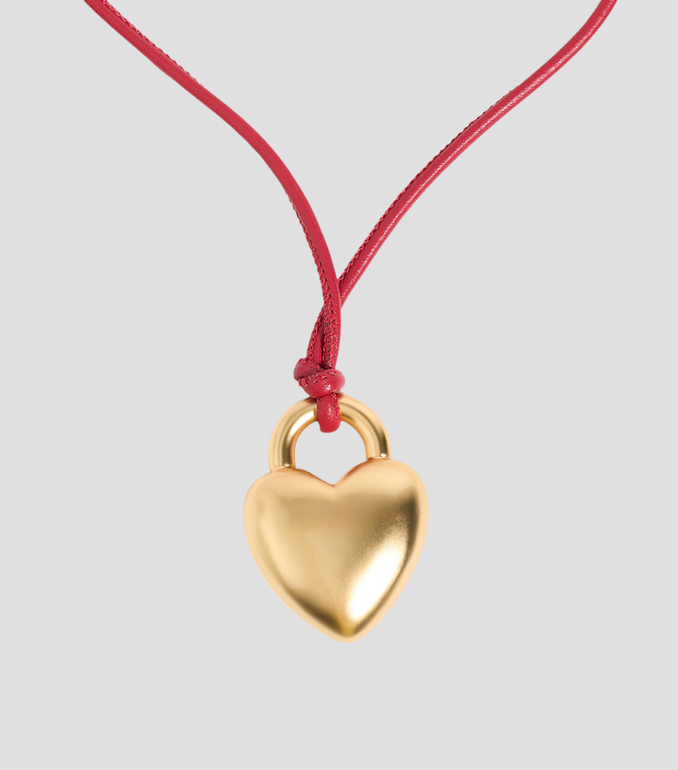 Collar con detalle de corazón dorado mate Mujer