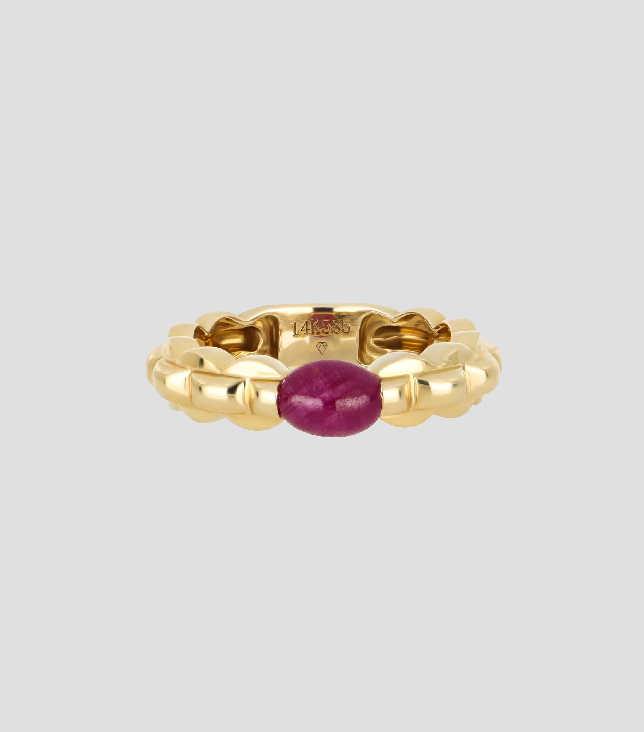 Anillo en Oro amarillo de 14 Kilates con rubí incrustado Mujer