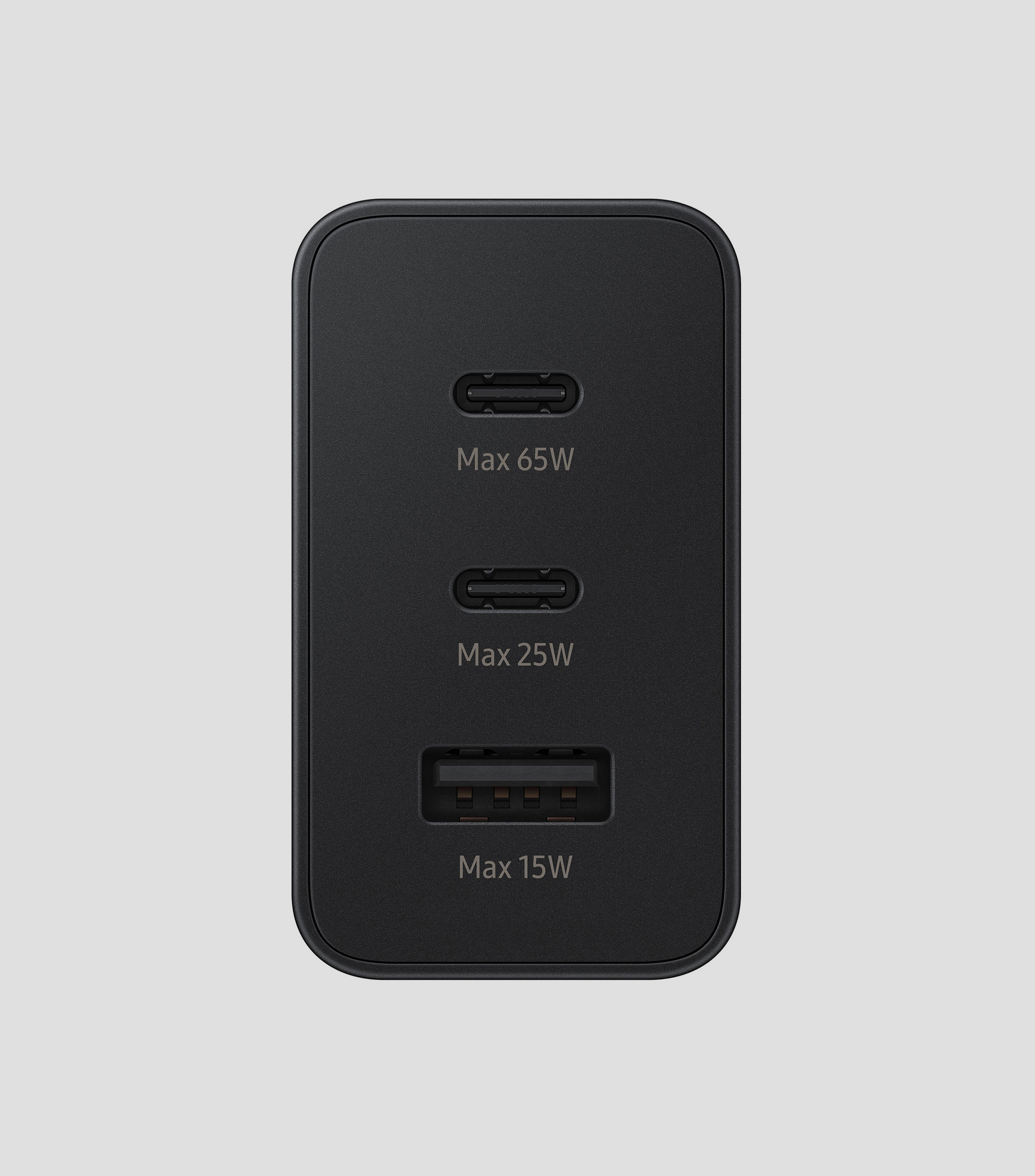 Cargador con triple puerto USB A 65 W