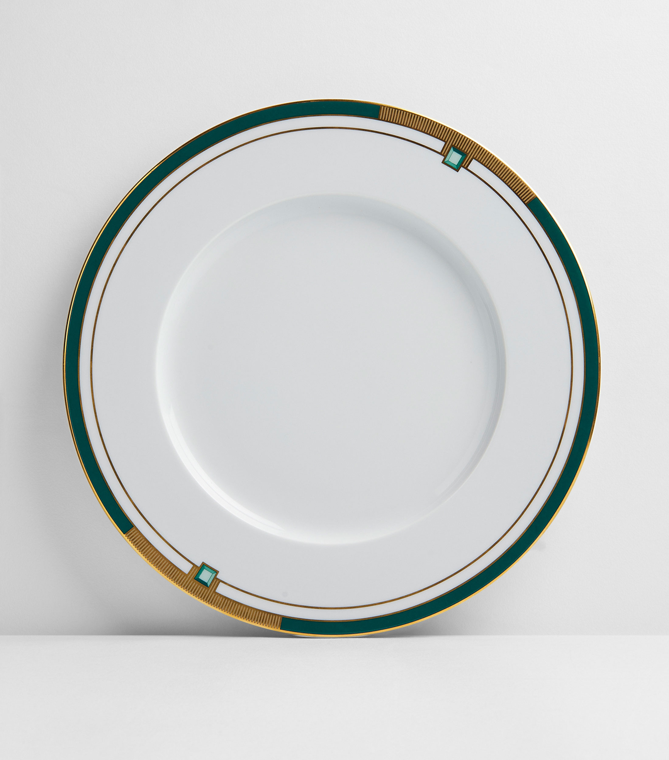 Plato llano Emerald con líneas