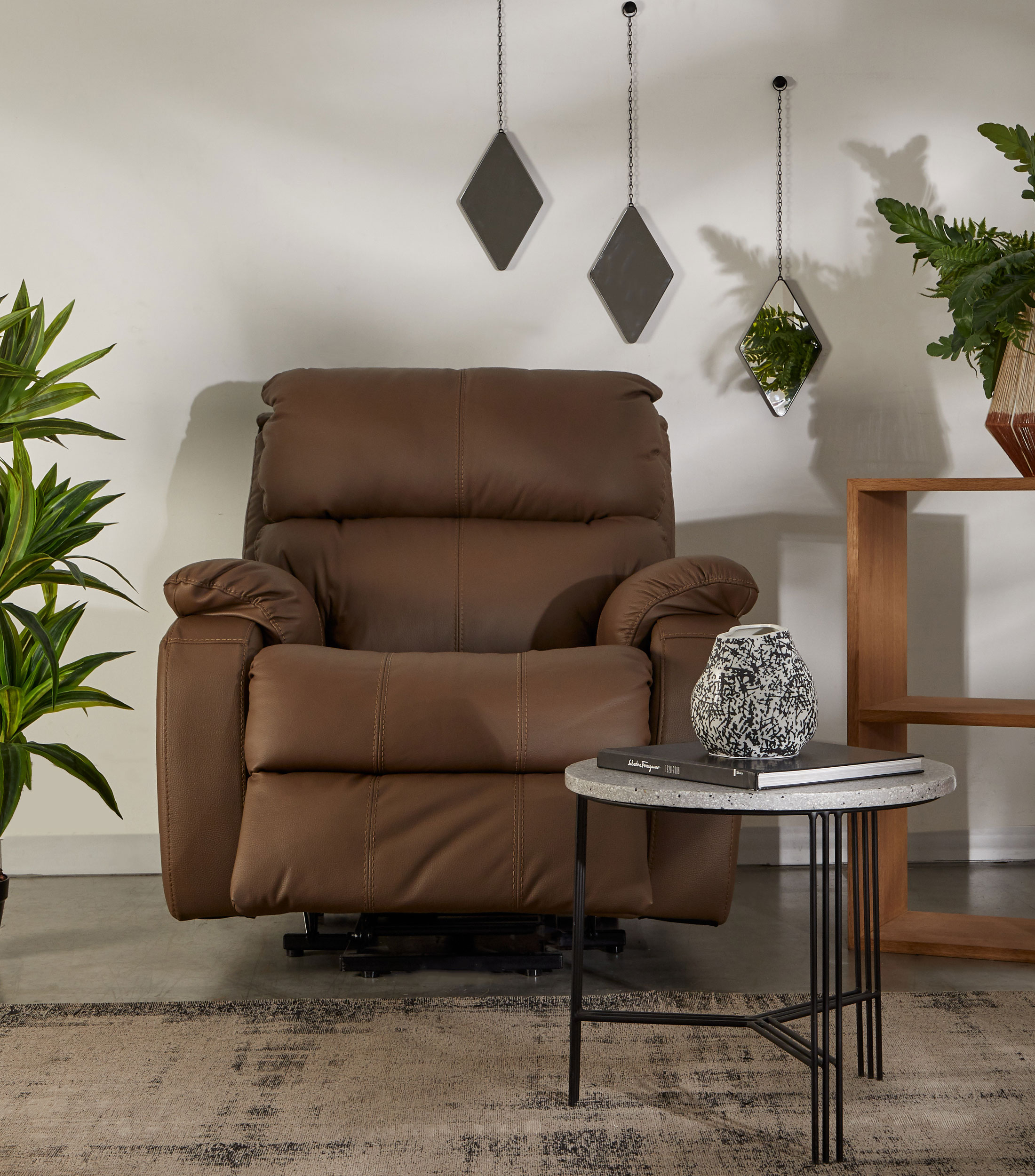 Sillón reclinable eléctrico con masaje en piel Rest tabaco