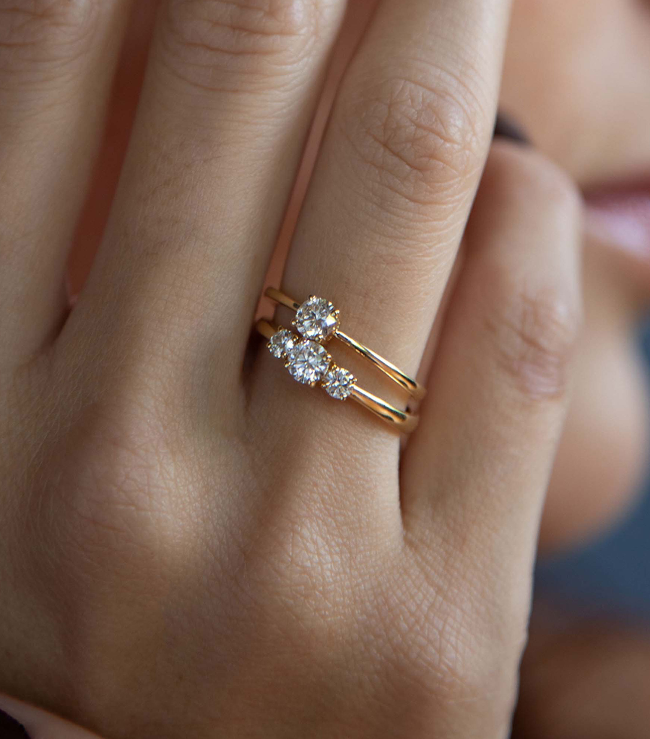 Anillo en Oro de 18 Kilates con Diamante Mujer