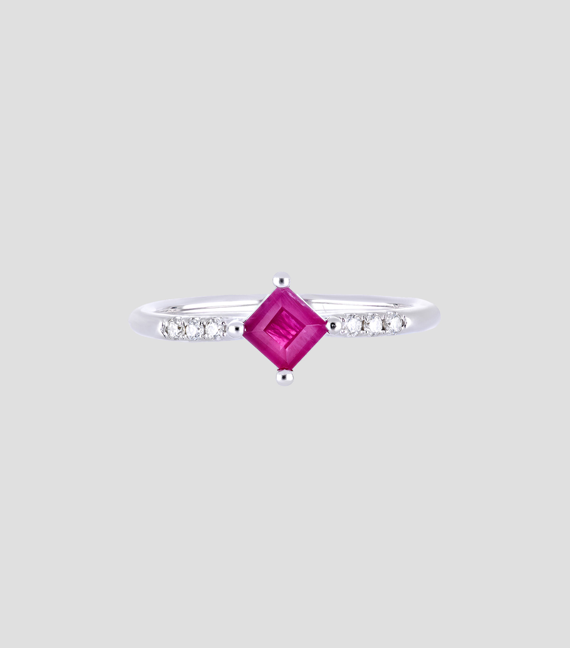 Anillo en oro blanco 14 Kilates con rubí y diamantes Mujer