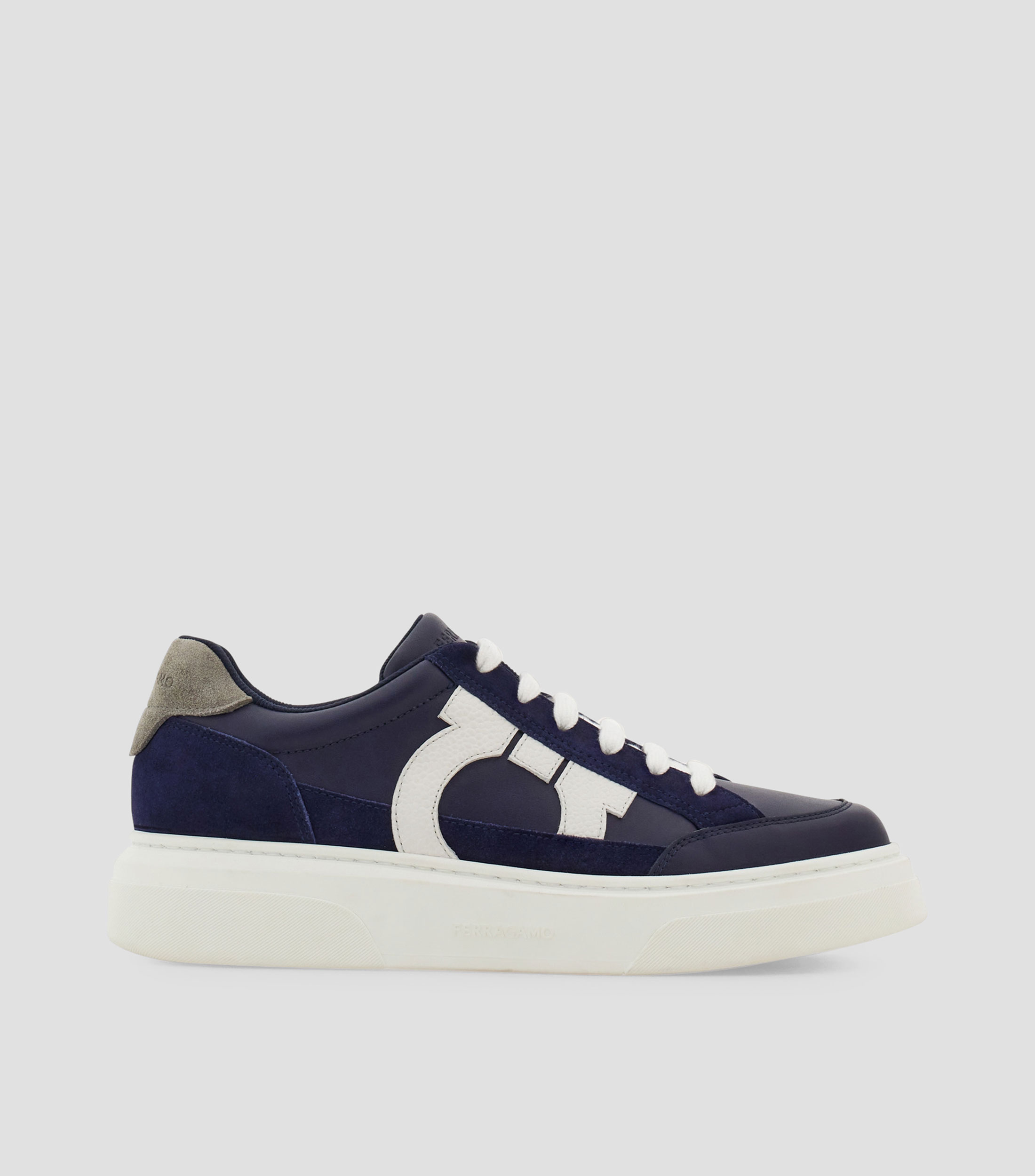 Tenis bajos con Gancini Hombre