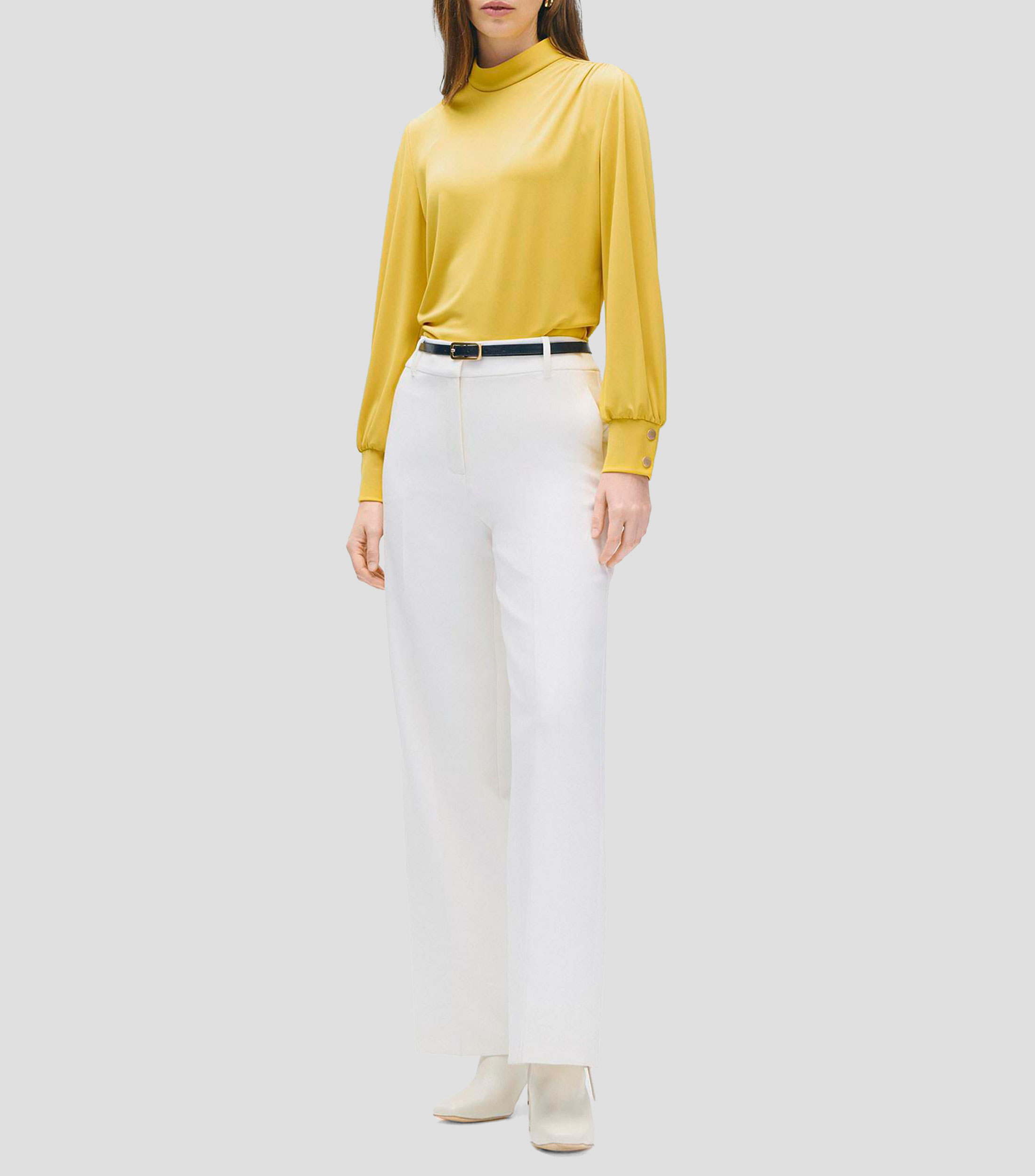 Blusa de punto miel cuello alto y frunces Mujer