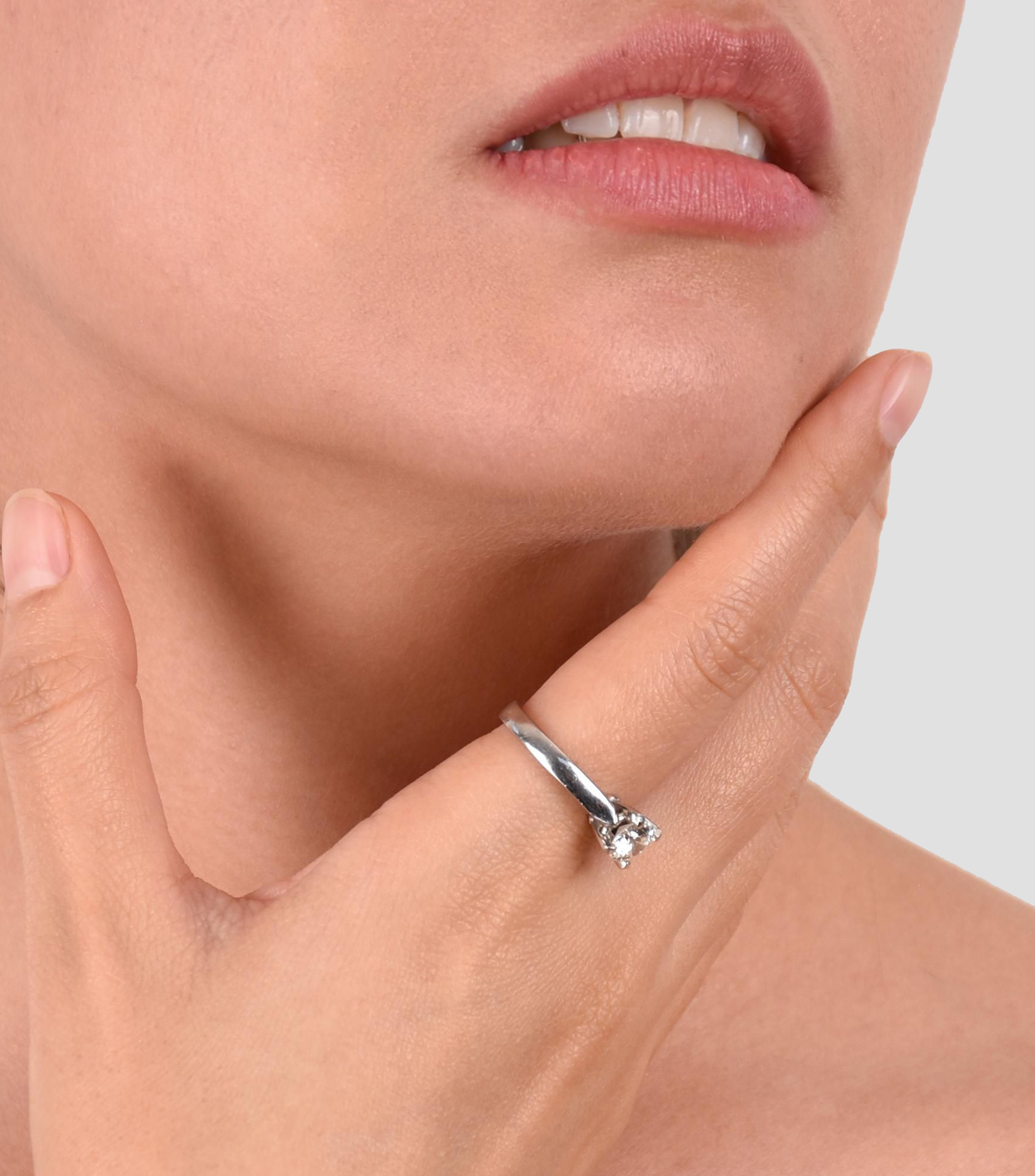 Anillo de compromiso en oro blanco 14 Kts con diamante Mujer