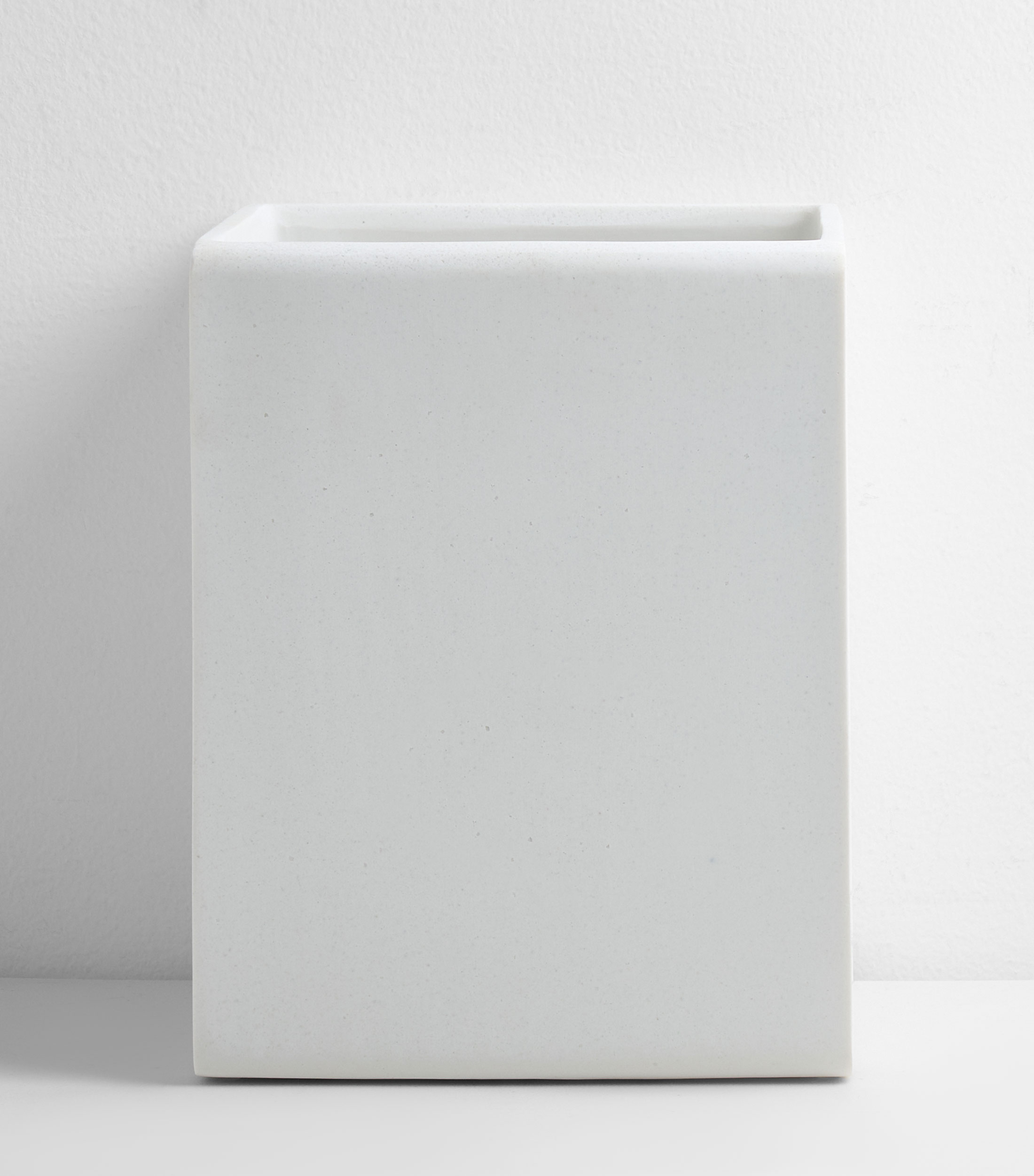 Bote de basura Verbier en resina