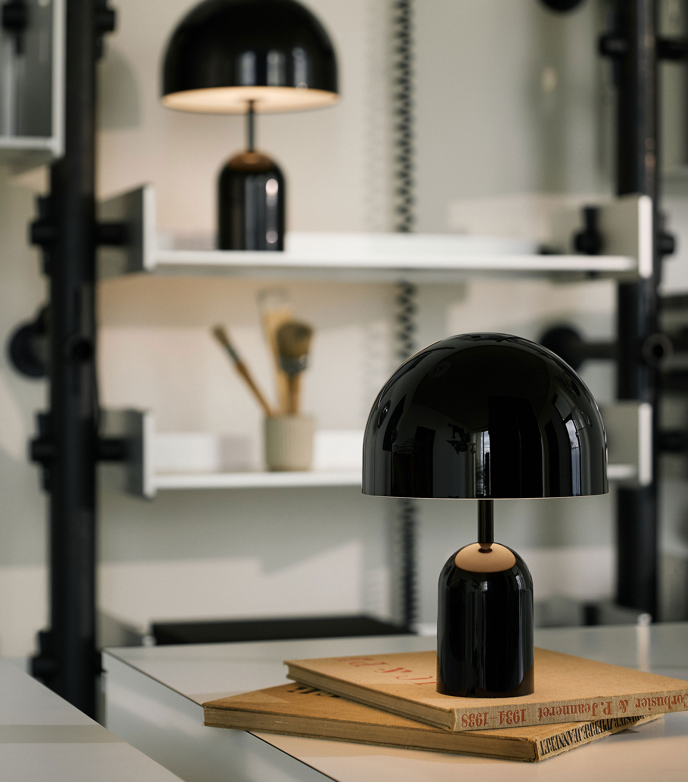 Lámpara de Mesa portátil Bell Negra