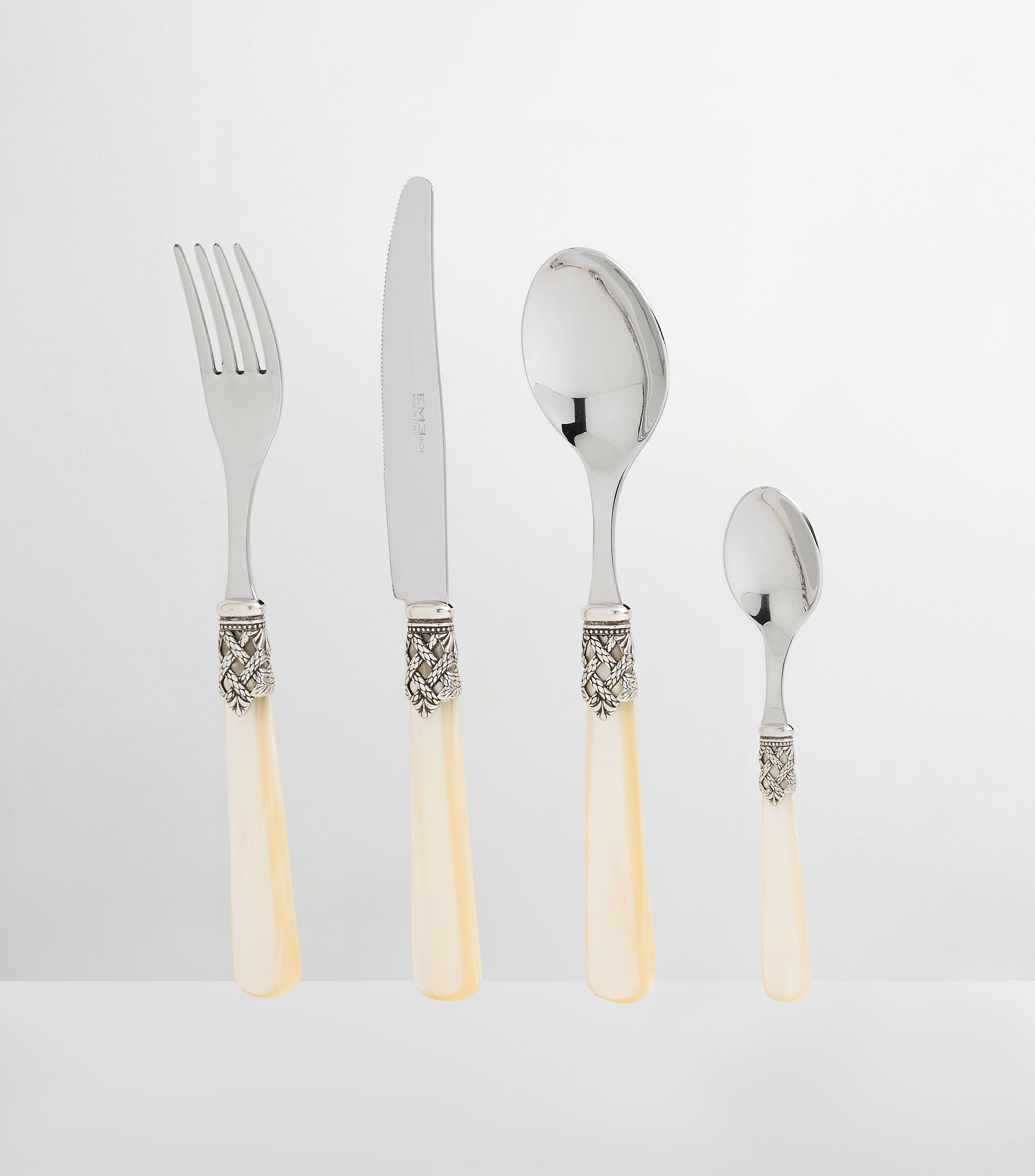 Set de cubiertos 24 piezas Ivory en acero inoxidable