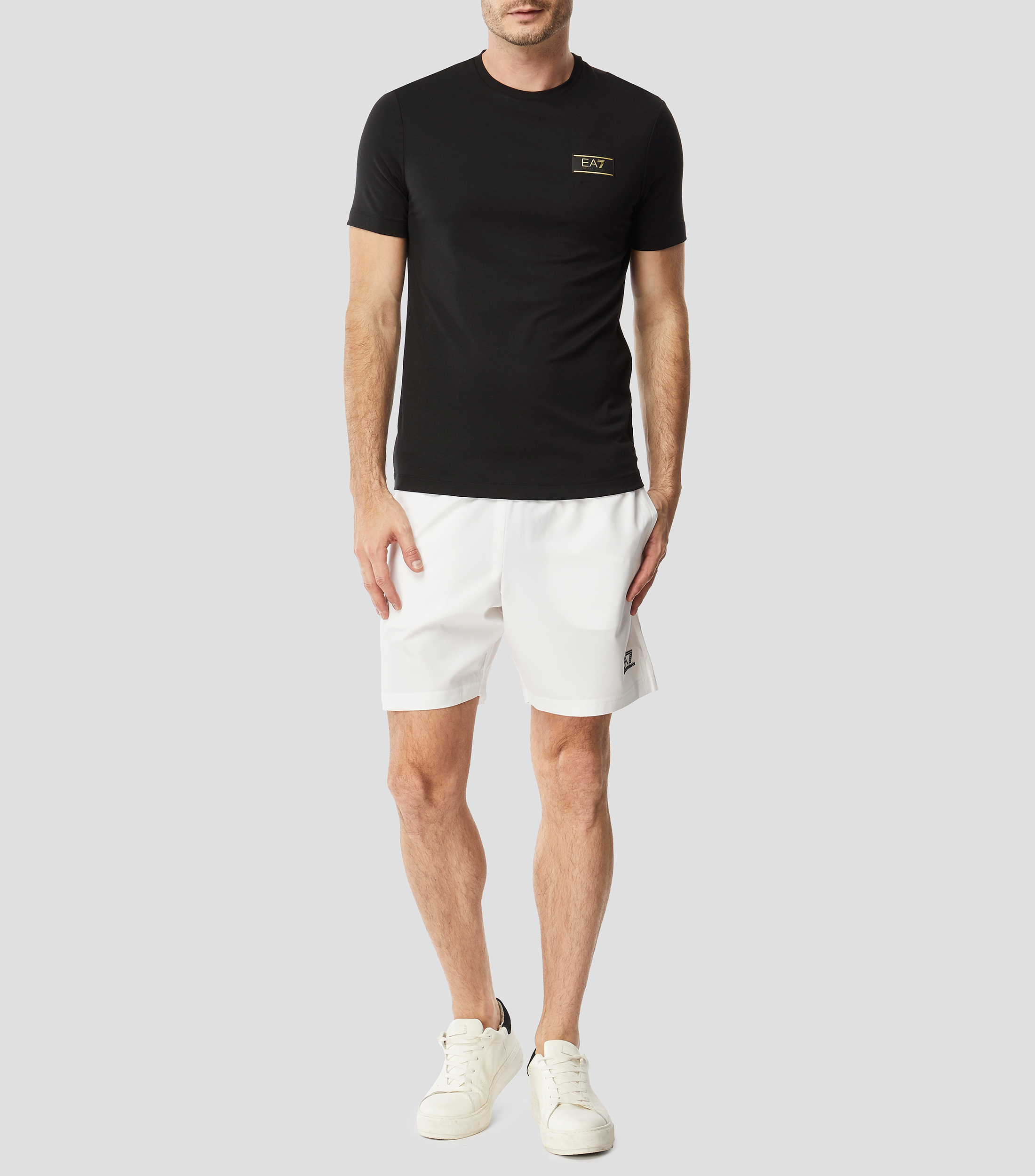 Playera de cuello redondo con manga corta lisa Hombre