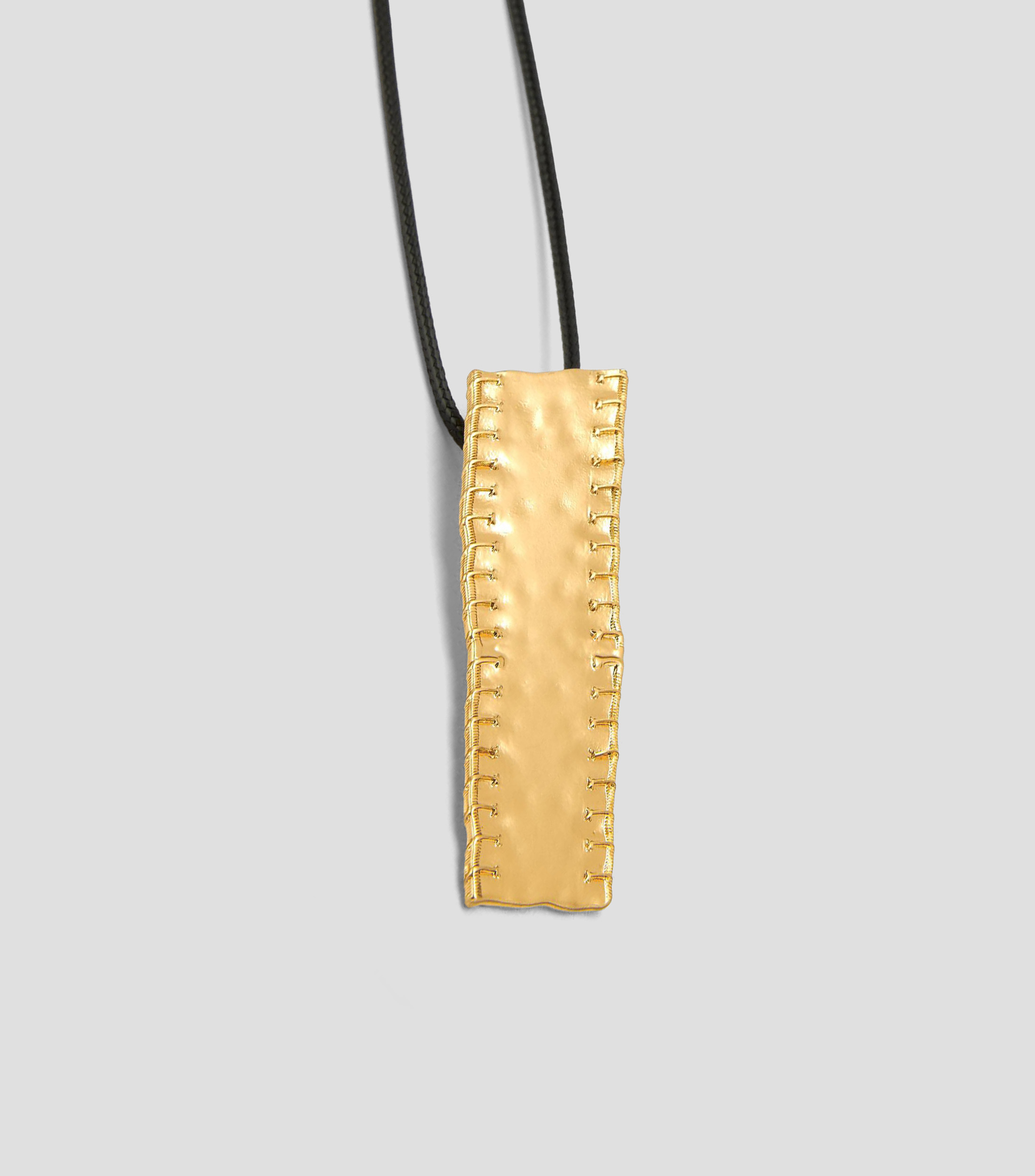 Collar con pieza metálica alargada Mujer
