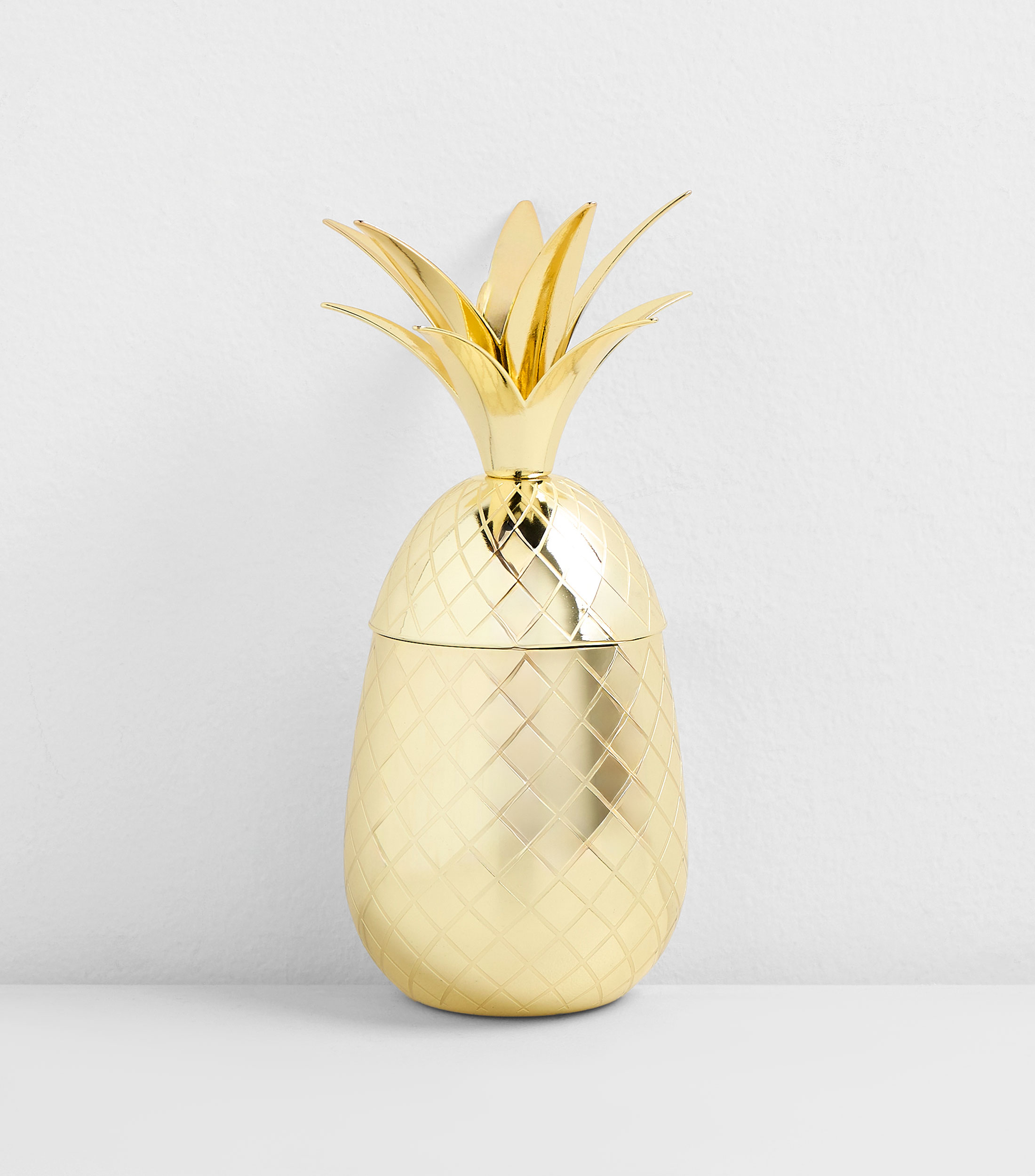 Vaso en forma de piña en metal