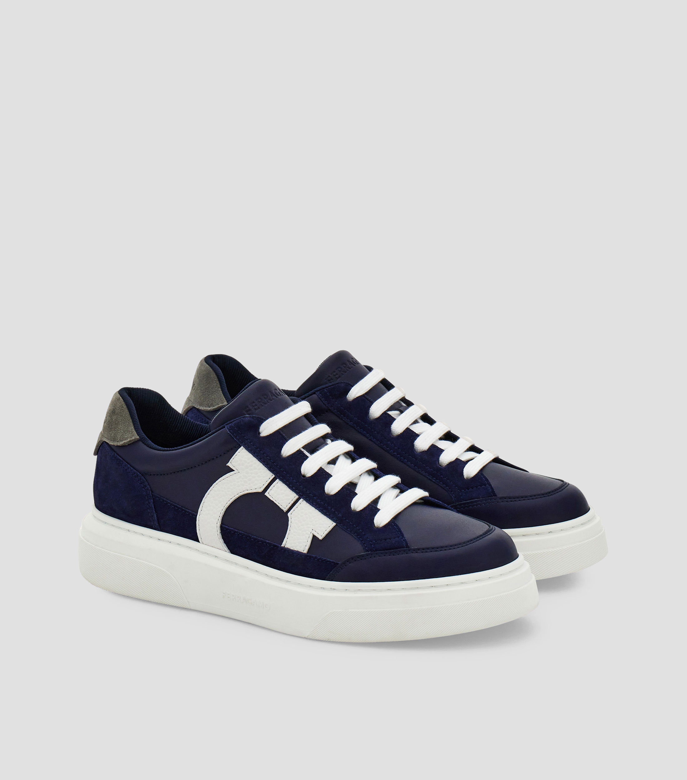 Tenis bajos con Gancini Hombre