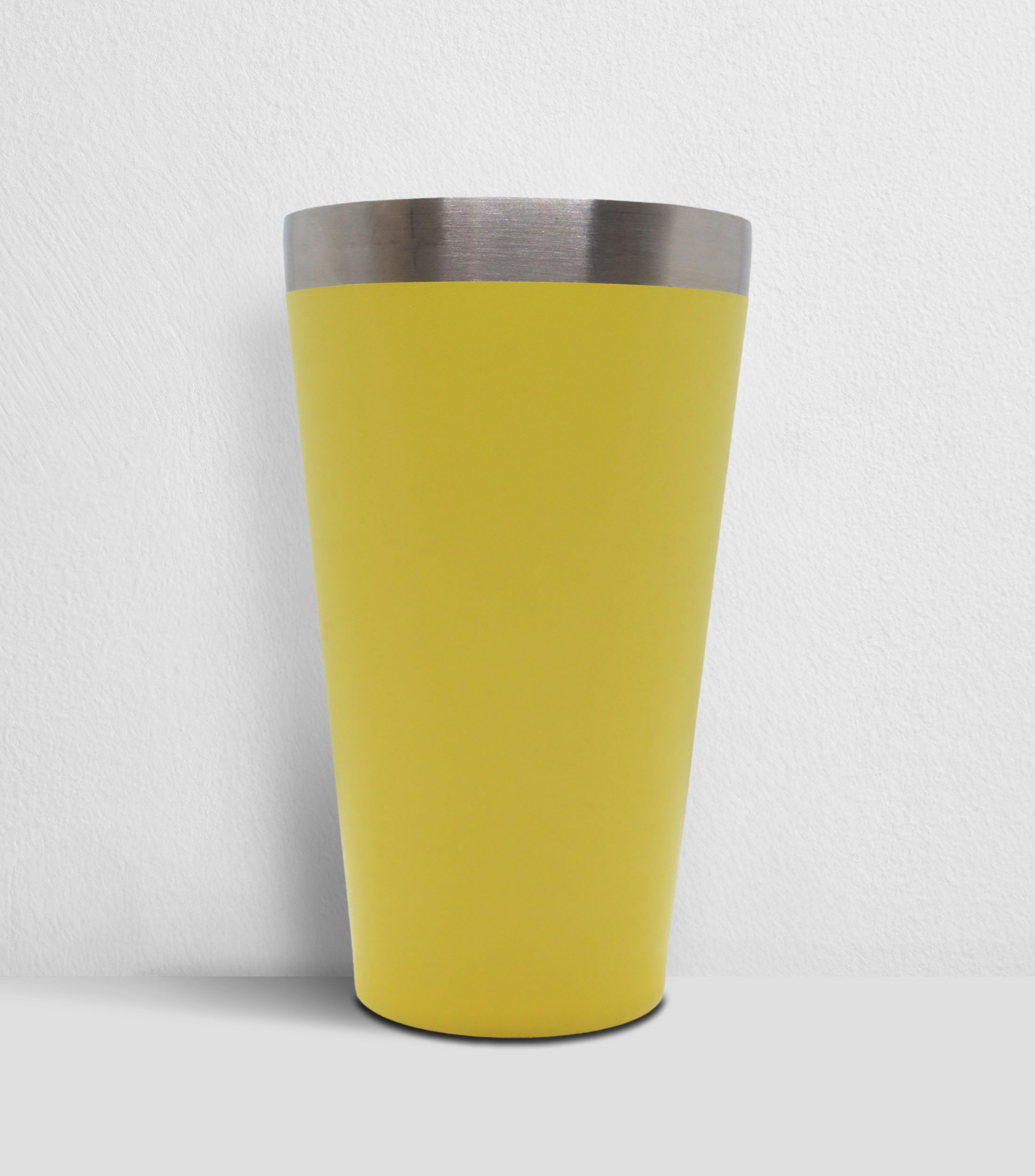 Vaso para cerveza Stanley Adventure Stacking Beer Pint amarillo en acero inoxidable, 473 ml