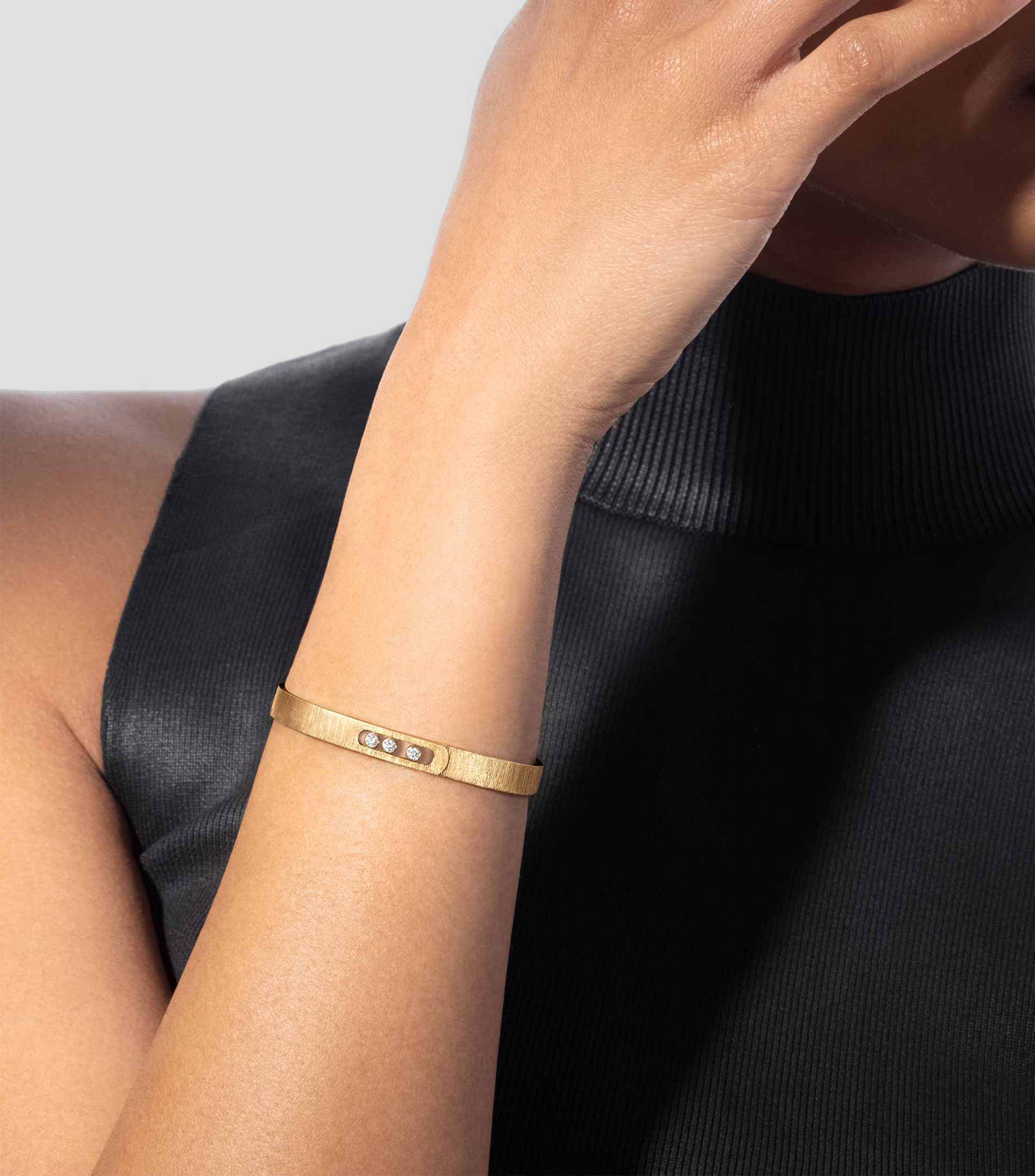 Brazalete en oro amarillo de 18 kilates con diamantes Move Noa Mujer