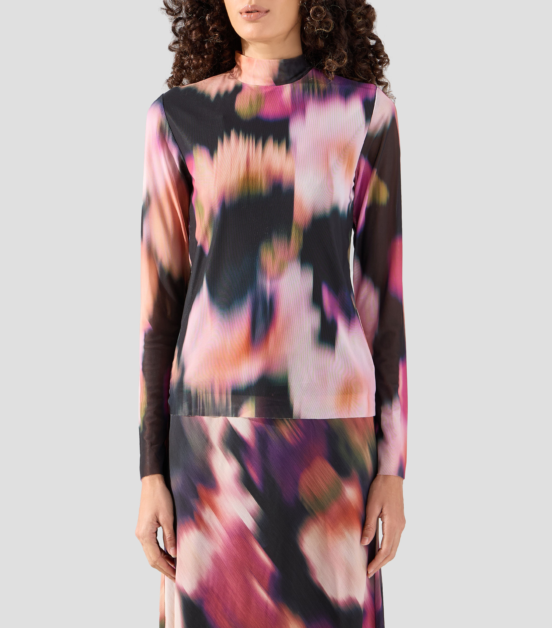 Blusa estampada manga larga Mujer